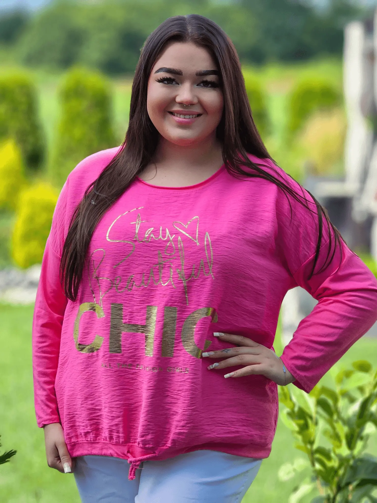 Bluzka „CHIC” z połyskującym nadrukiem Stylowa XL