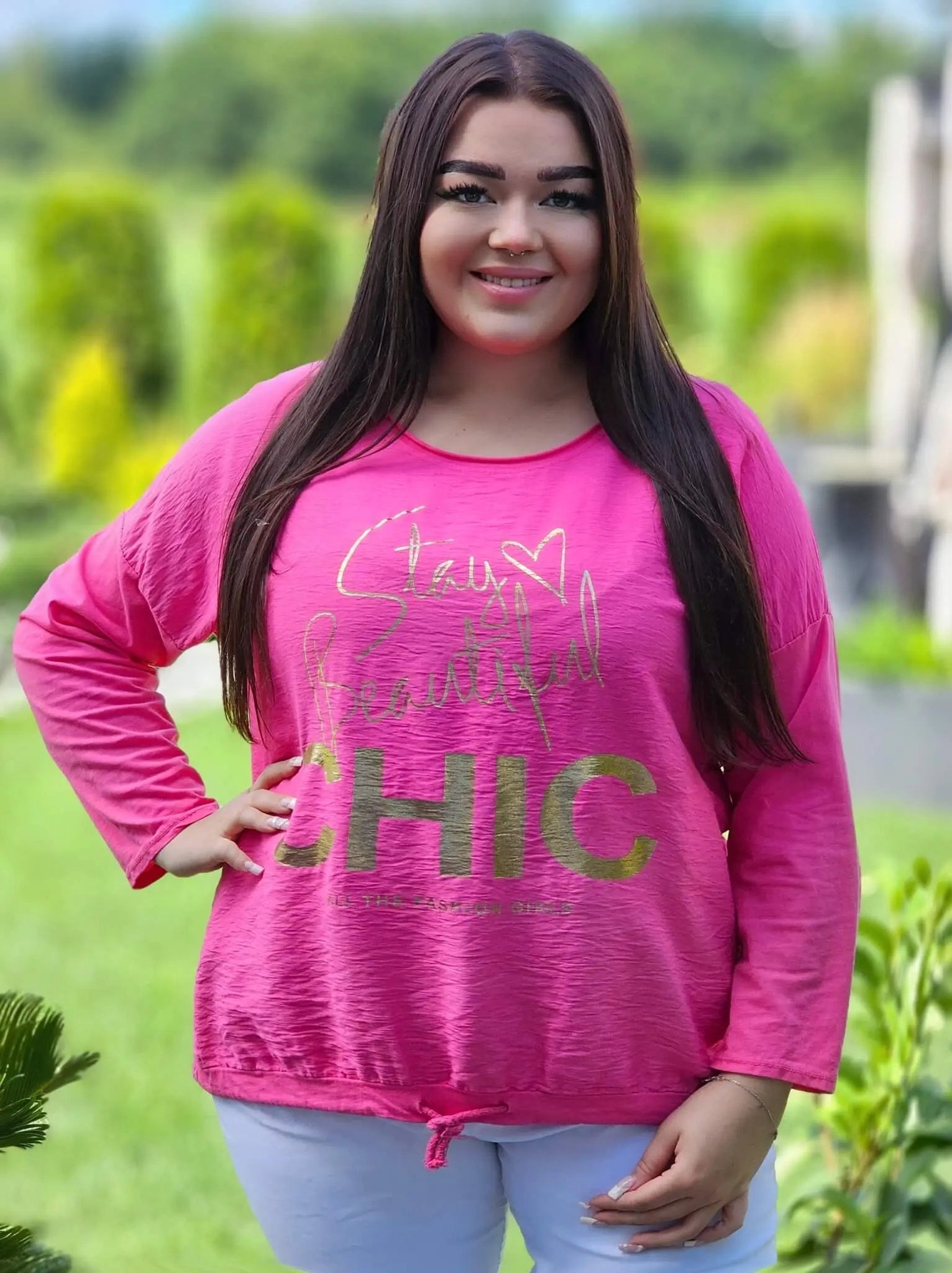 Bluzka „CHIC” z połyskującym nadrukiem Stylowa XL