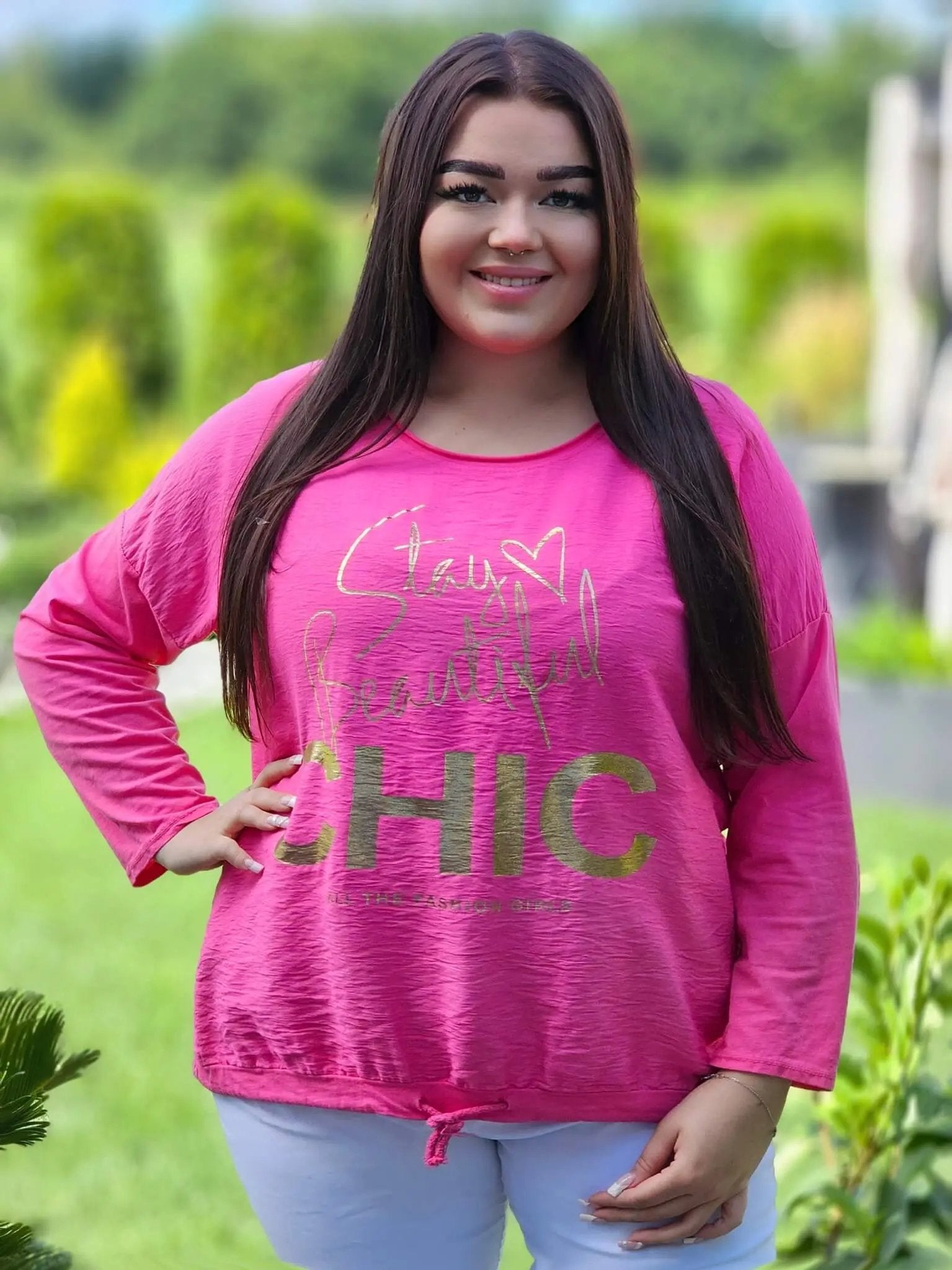 Bluzka „CHIC” z połyskującym nadrukiem Stylowa XL