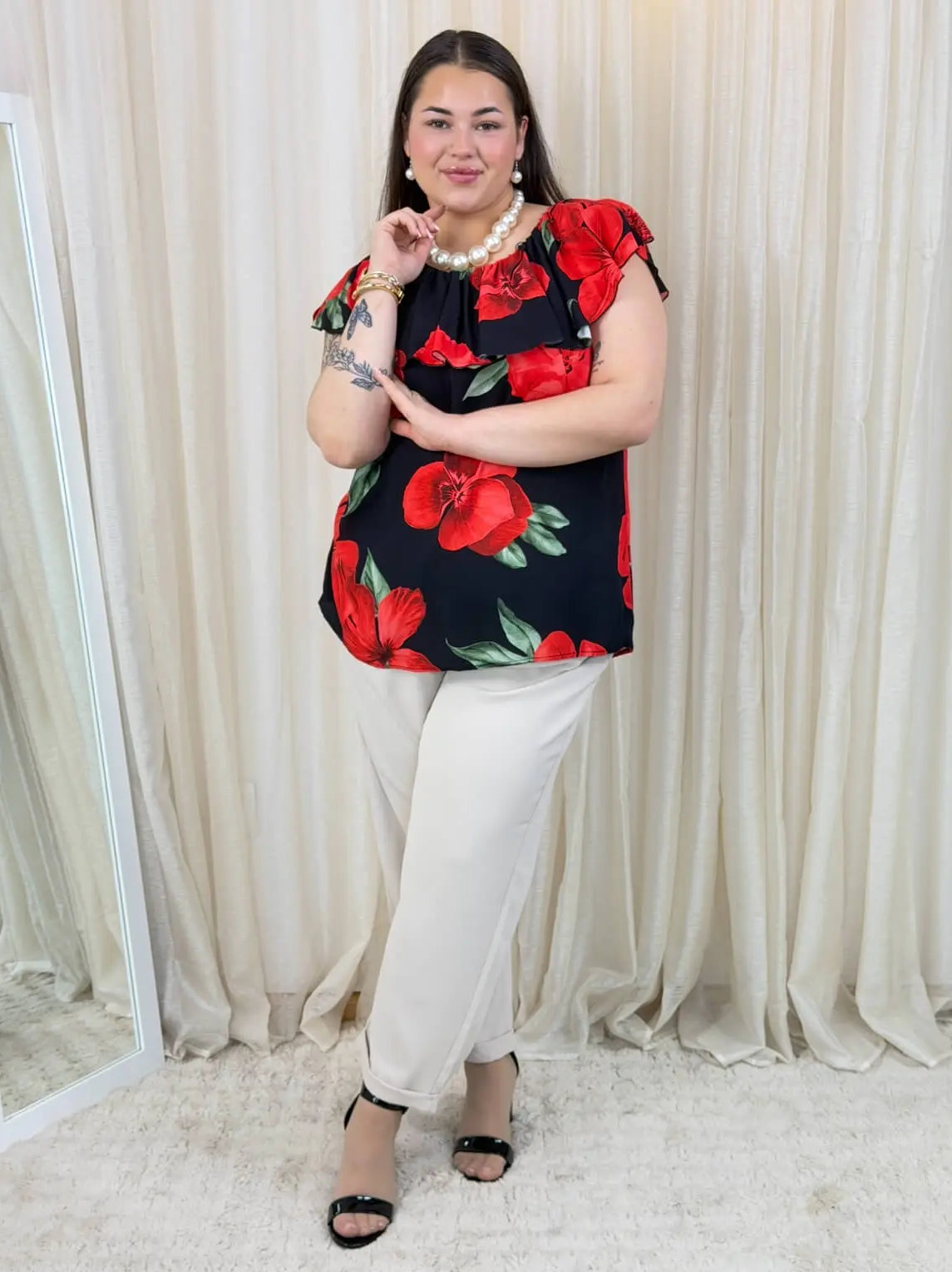 Bluzka „Czerwony Kwiat” – zmysłowy hiszpański styl Stylowa XL