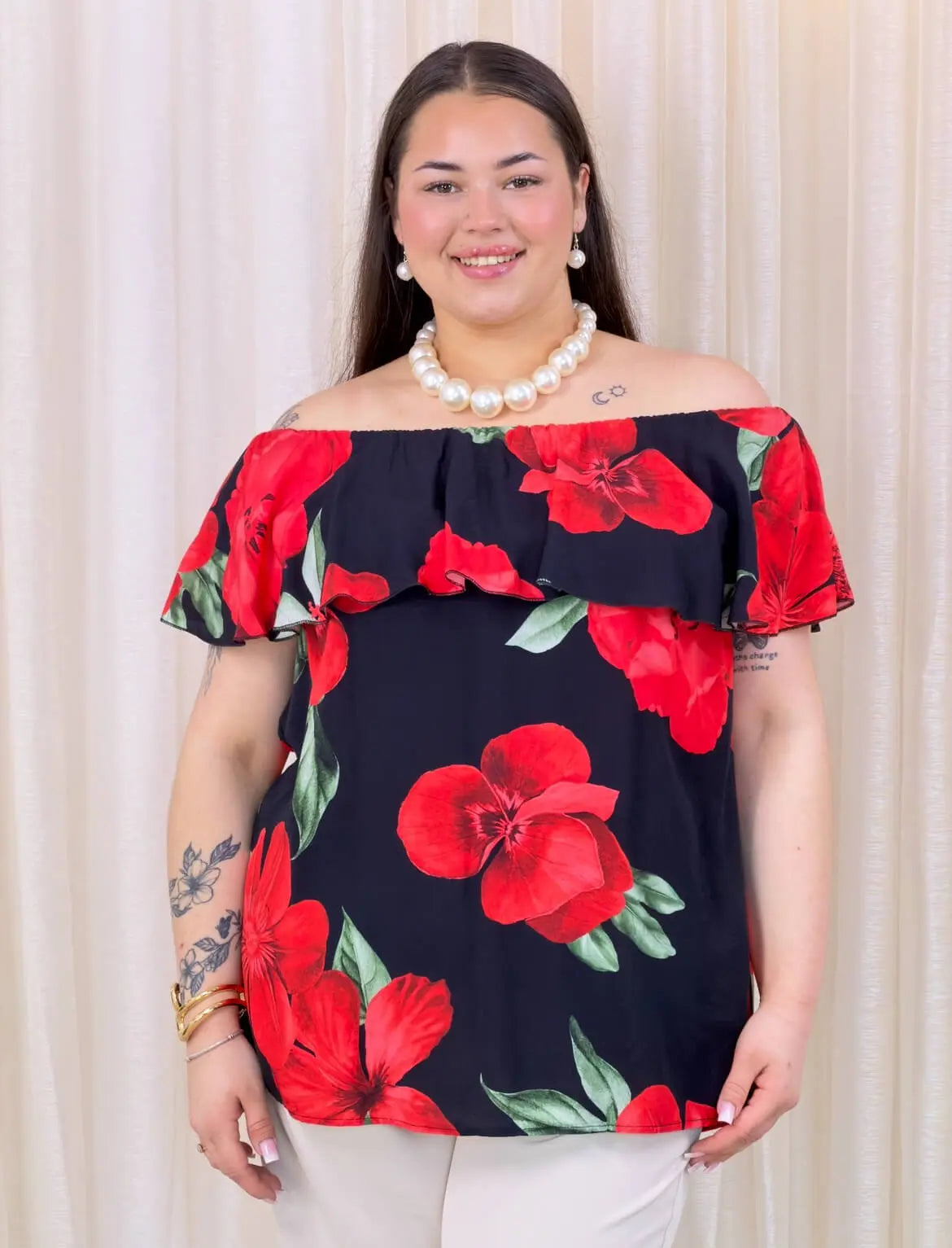 Bluzka „Czerwony Kwiat” – zmysłowy hiszpański styl Stylowa XL