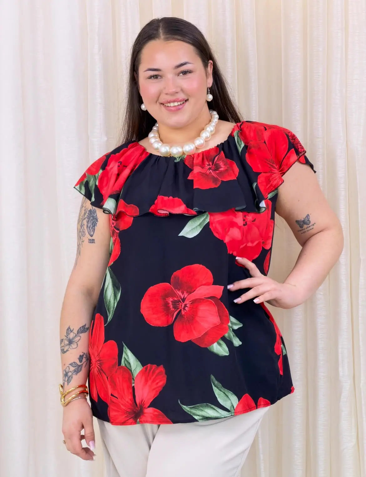 Bluzka „Czerwony Kwiat” – zmysłowy hiszpański styl Stylowa XL