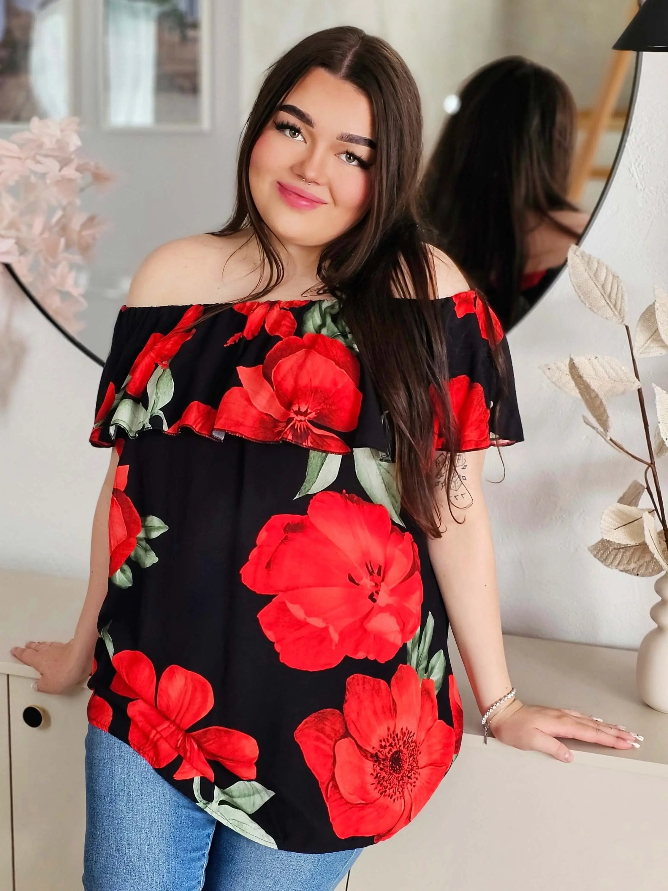 Bluzka „Czerwony Kwiat” – zmysłowy hiszpański styl Stylowa XL