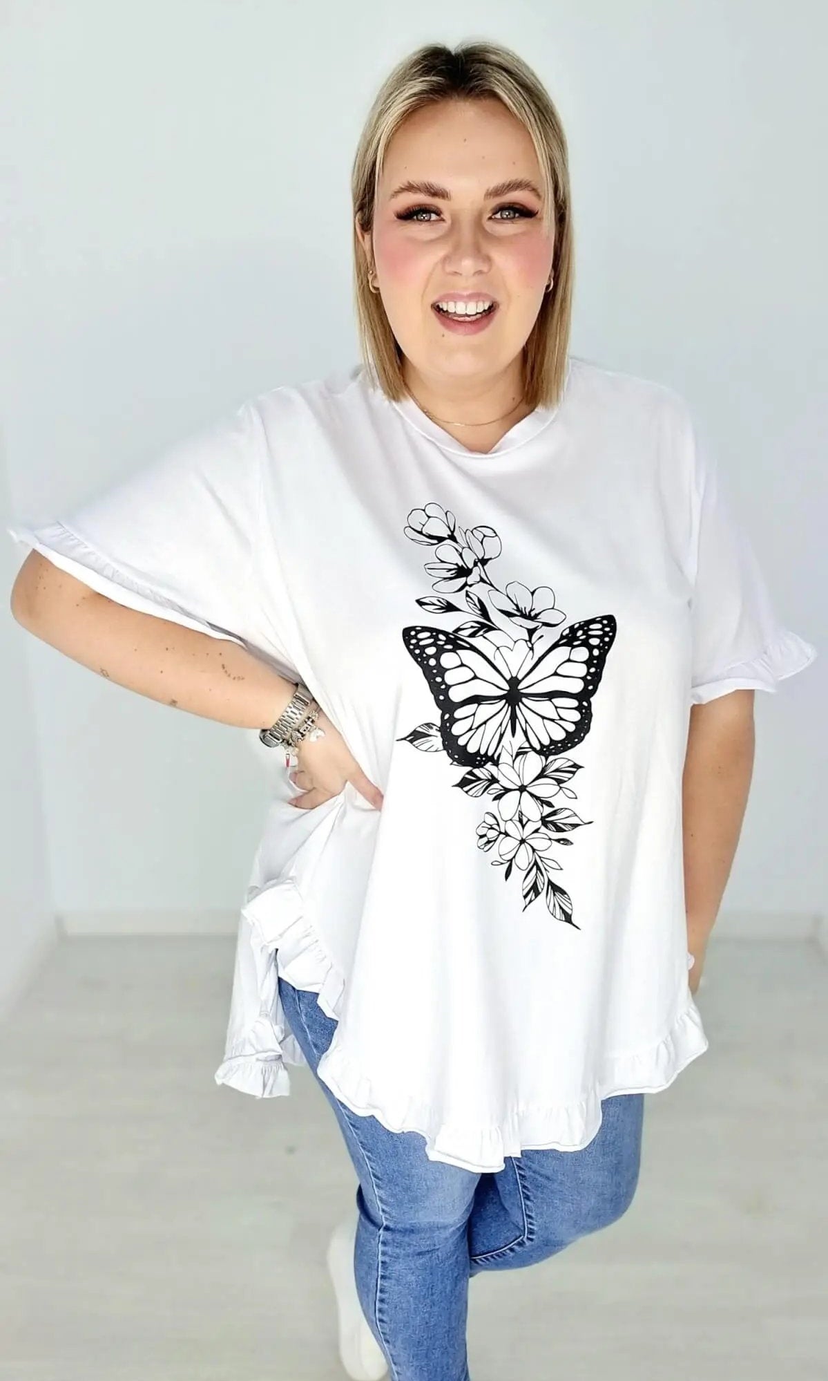 Bluzka bawełniana, rękaw oraz dół bluzki zakończony falbanką. Stylowa XL