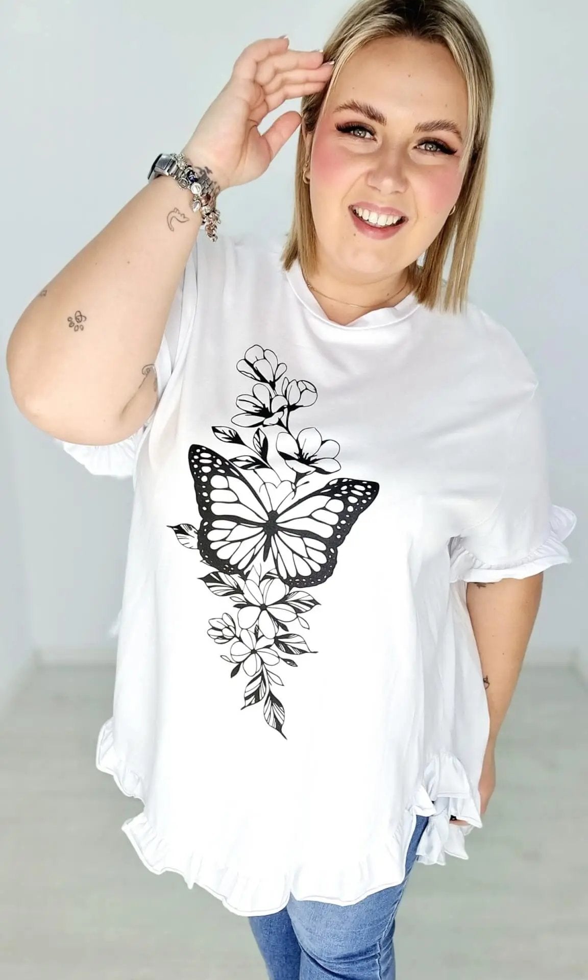 Bluzka bawełniana, rękaw oraz dół bluzki zakończony falbanką. Stylowa XL