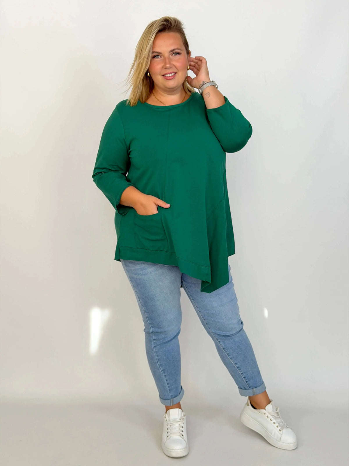 Bluzka damska Plus Size z ozdobnymi przeszyciami i kieszenią Stylowa XL