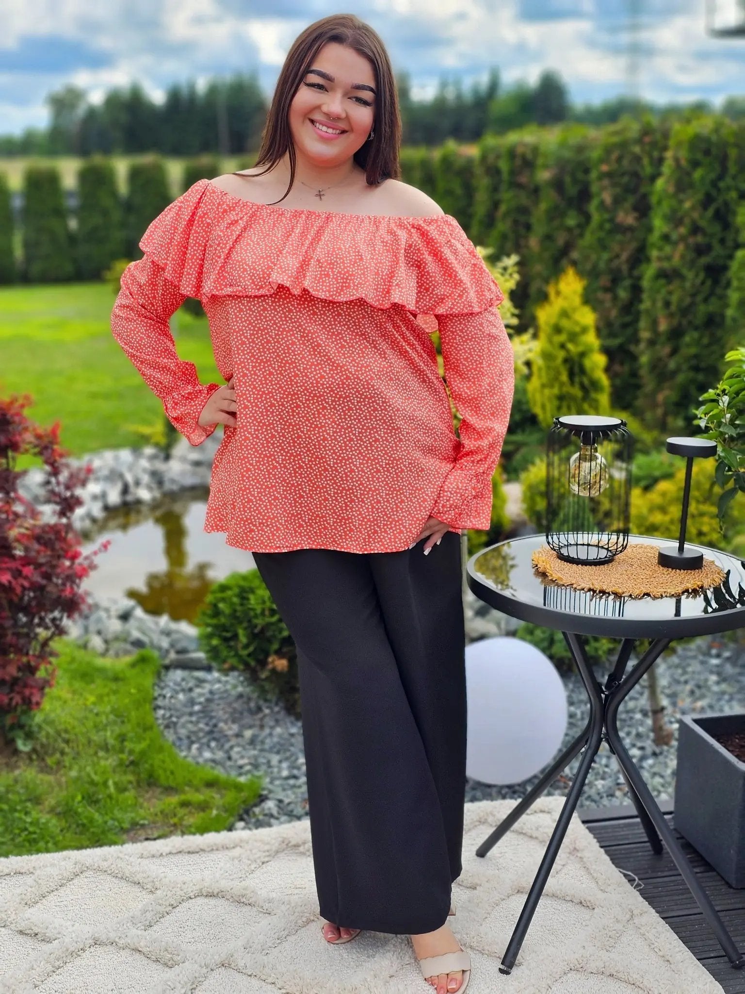 Bluzka hiszpanka w delikatny wzór z falbaną - w 7 kolorach Stylowa XL