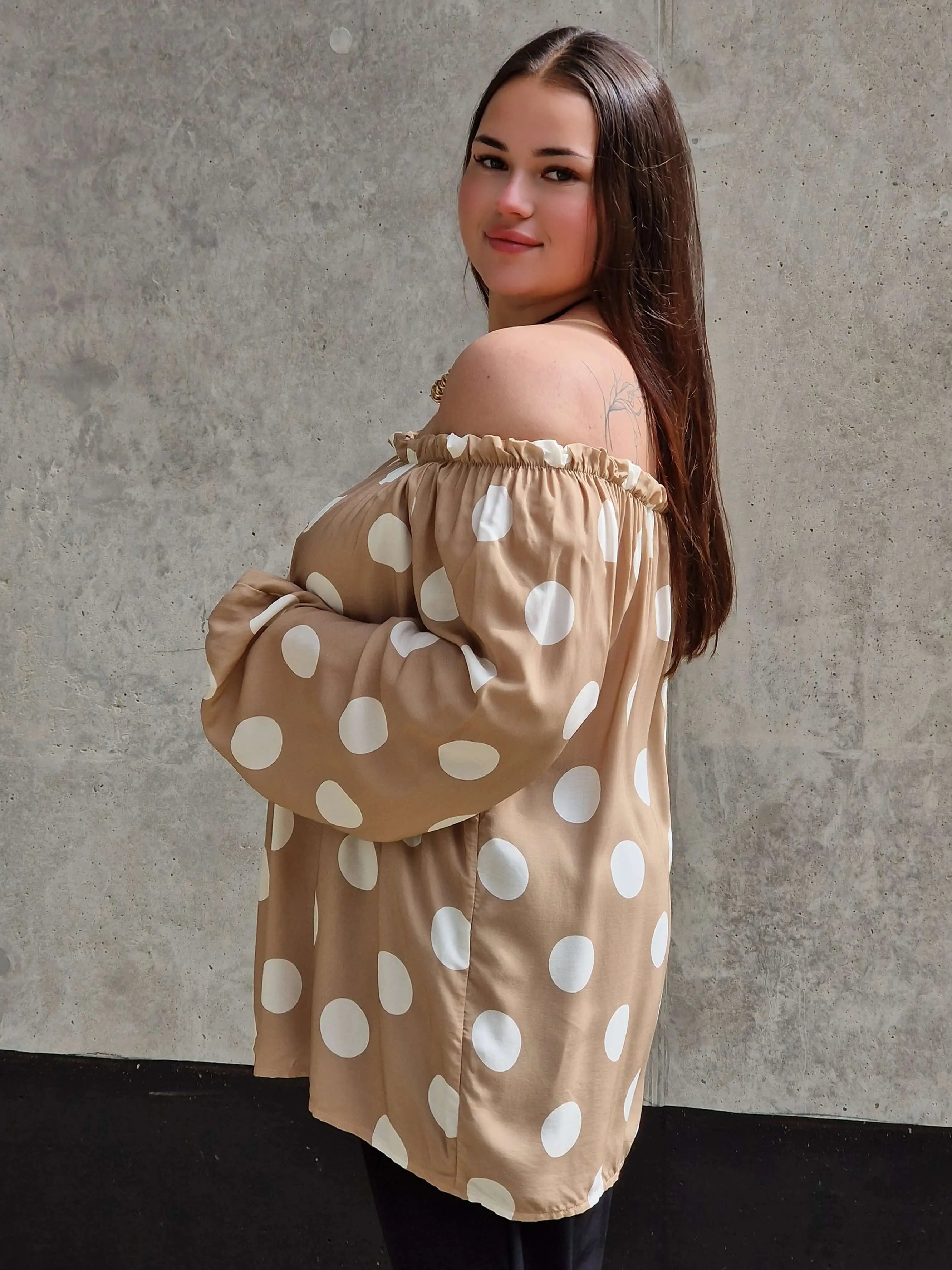 Bluzka hiszpanka w groszki Stylowa XL