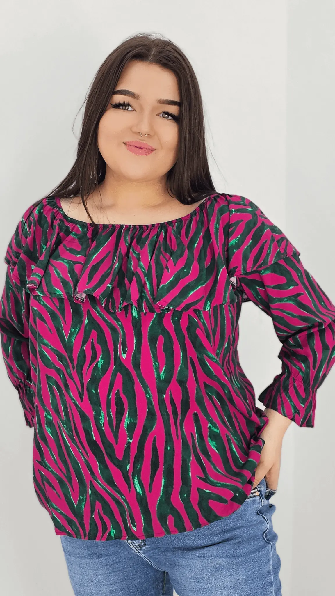 Bluzka hiszpanka z wzorem po całości -fuksja Stylowa XL