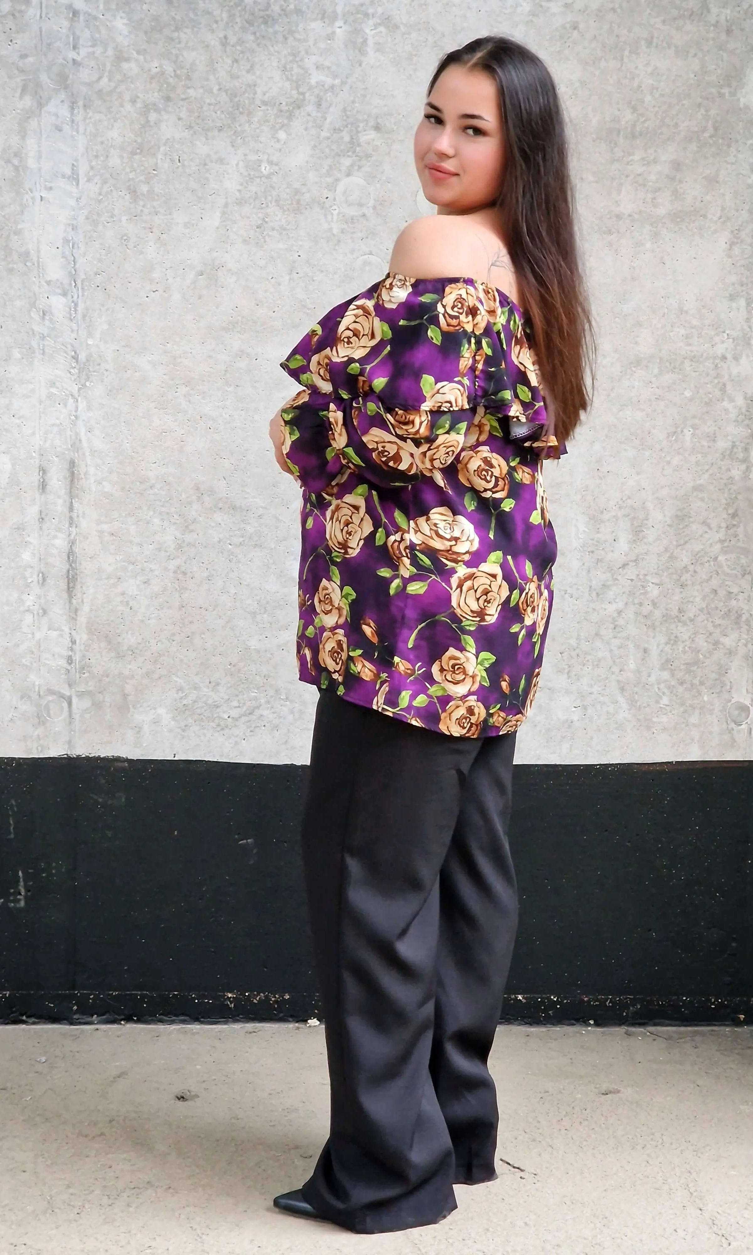 Bluzka hiszpanka z wzorem w kwiatki Stylowa XL