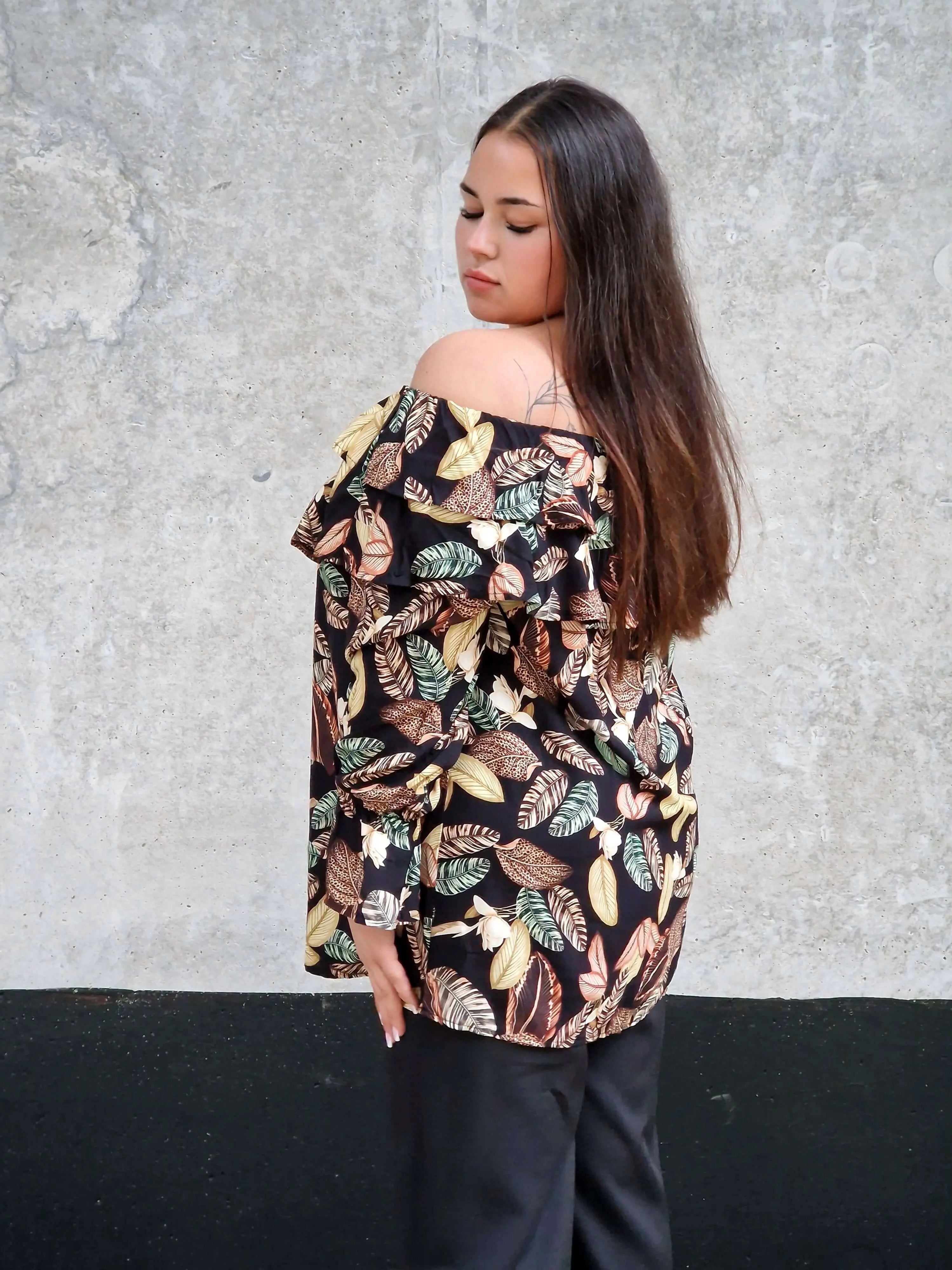 Bluzka hiszpanka. Stylowa XL