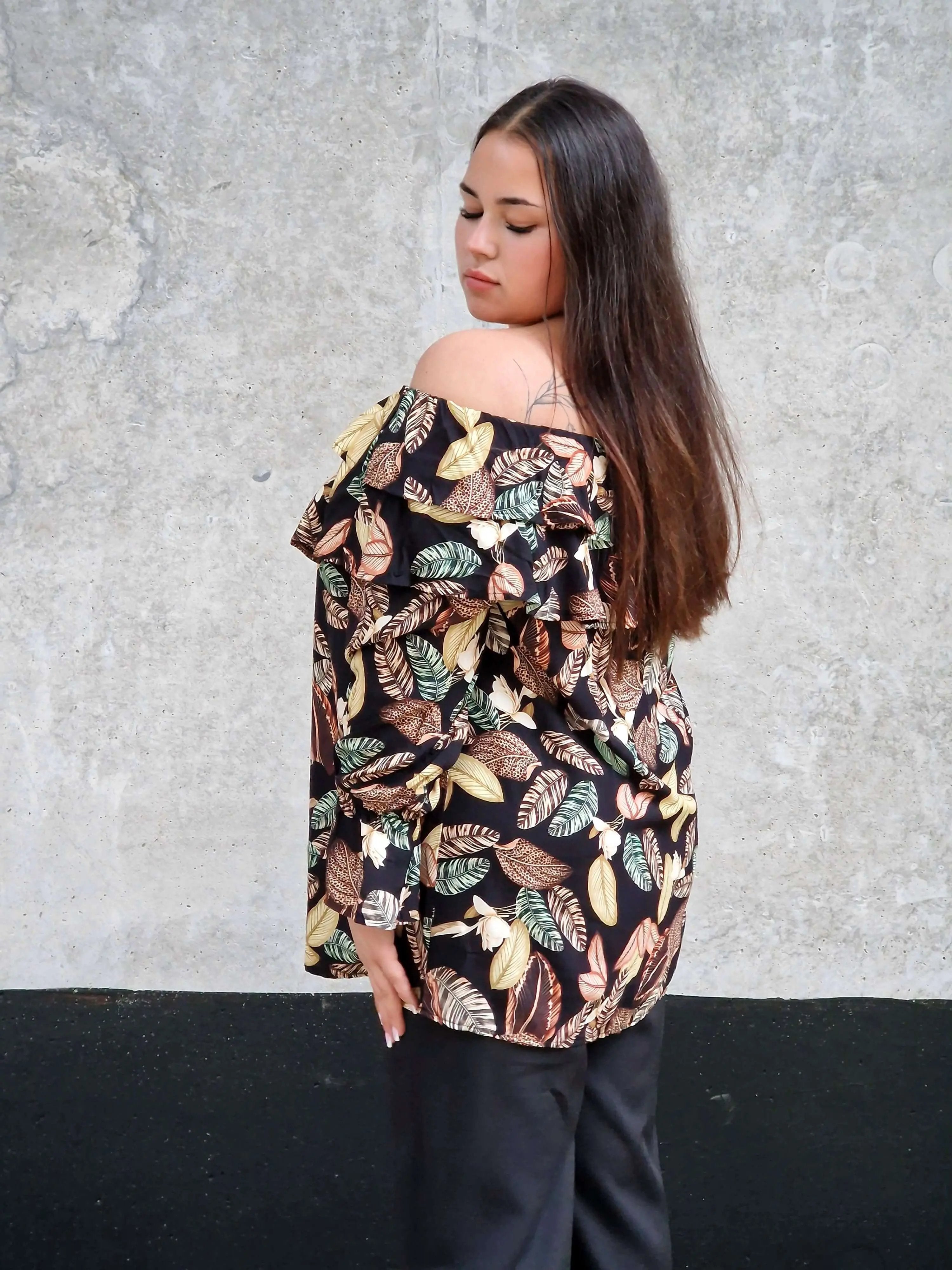 Bluzka hiszpanka. Stylowa XL