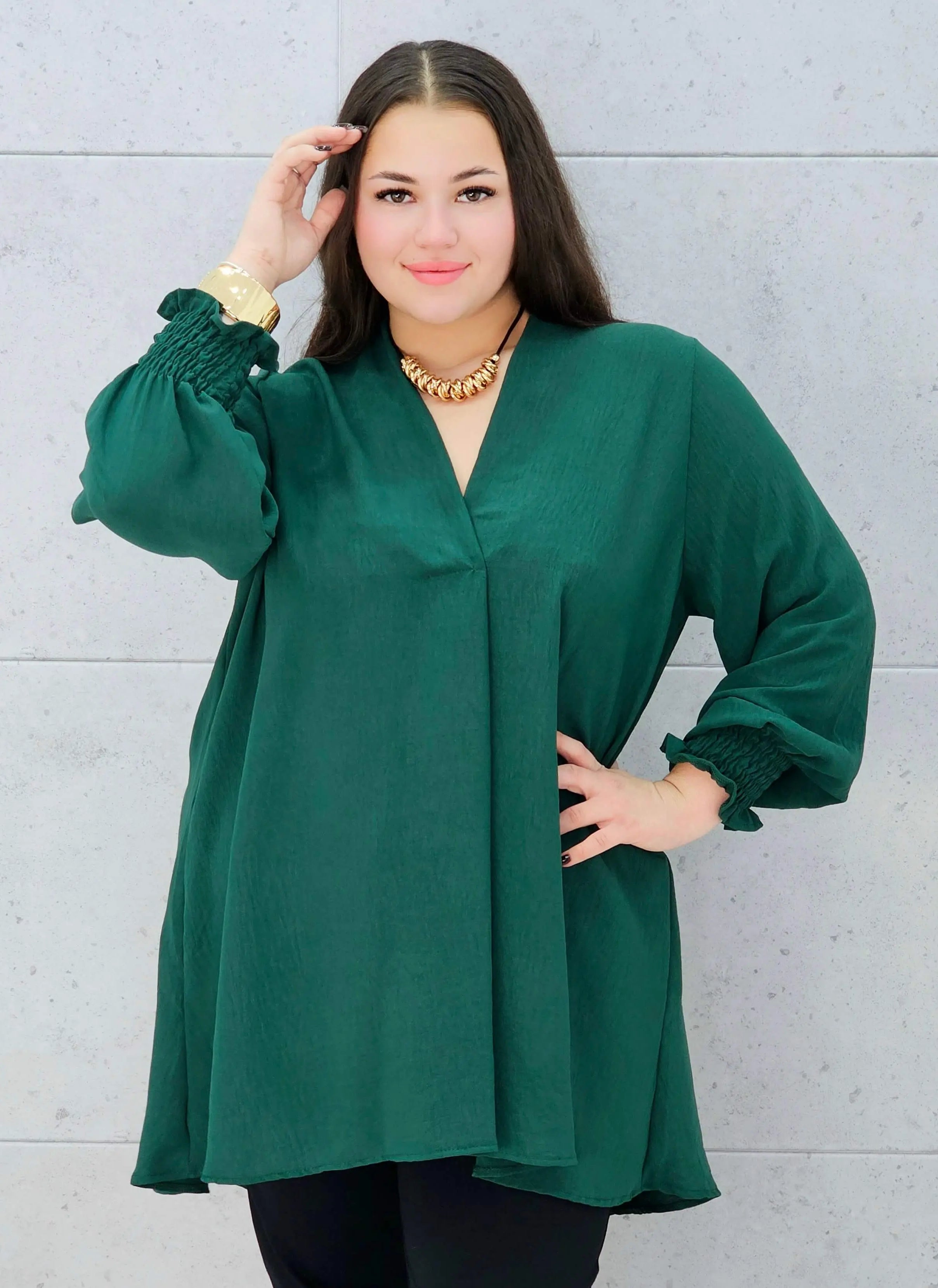 zielona elegancka bluzka z dekoltem v plus size Stylowa XL – przód