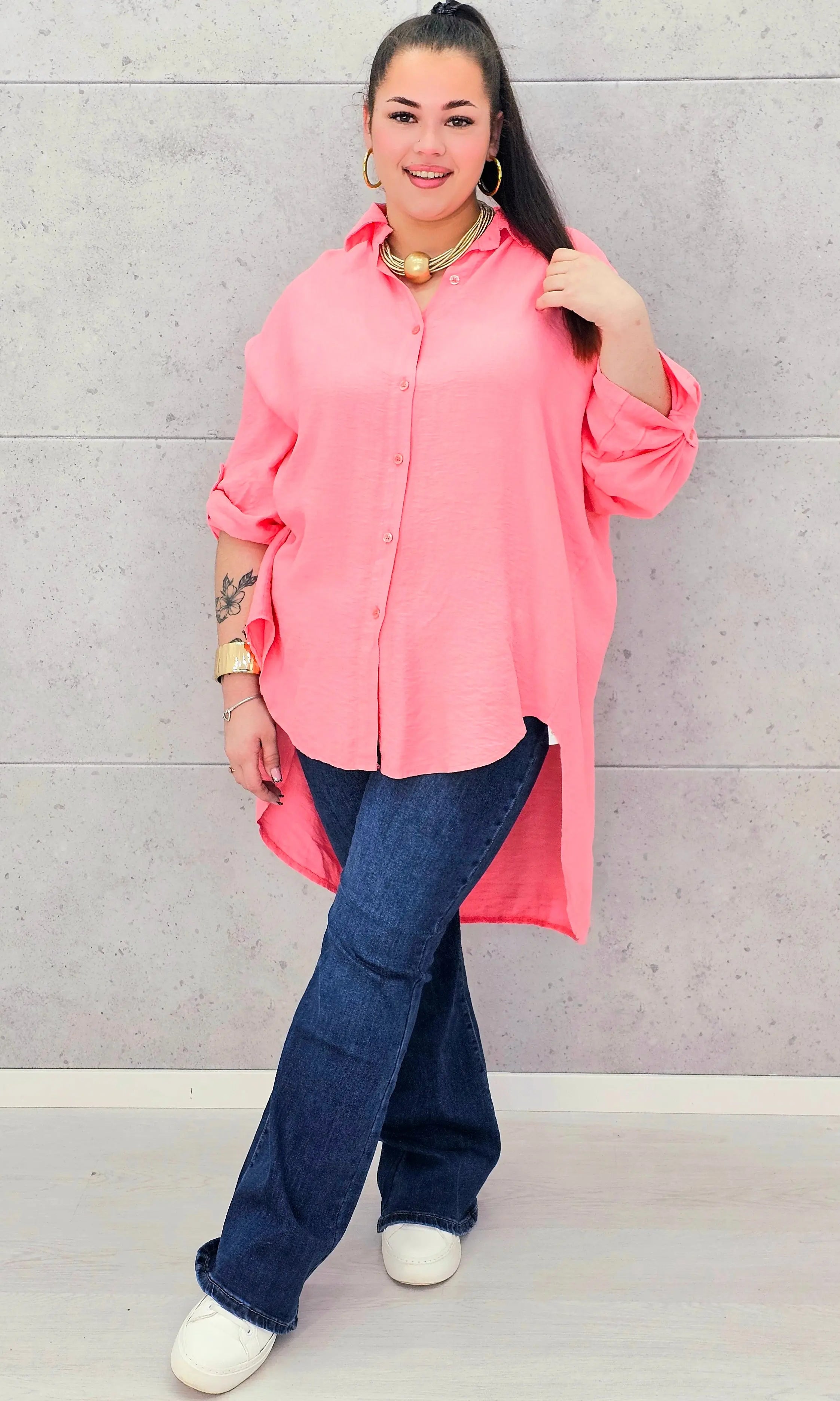 Bluzka koszulowa plus size z przedłużanym tyłem – nowoczesny i lekki fason XXL Stylowa XL