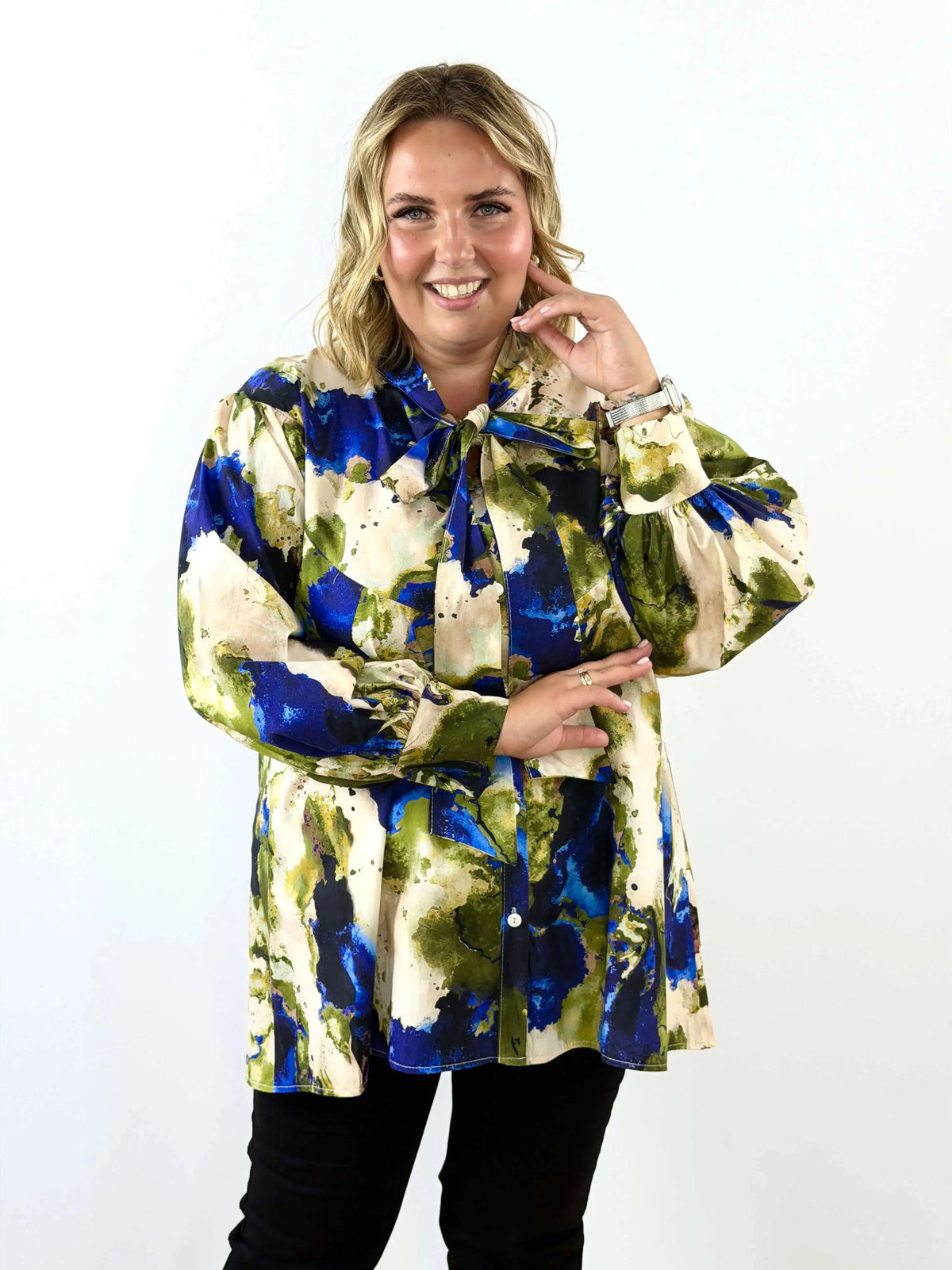 Bluzka koszulowa plus size z wiązaniem przy dekolcie Stylowa XL