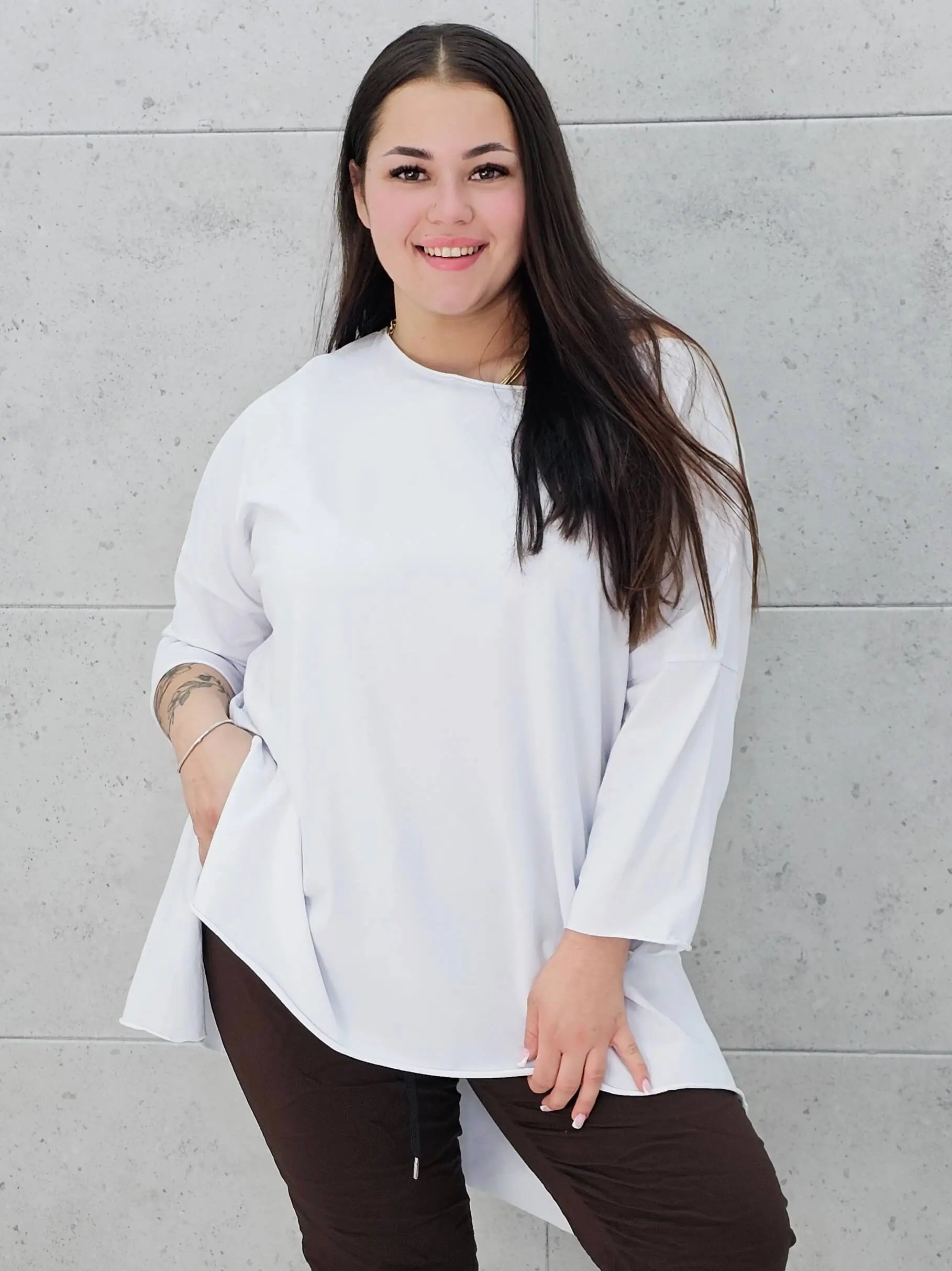 Bluzka oversize – klasyka, wygoda i styl dla każdej kobiety plus size Stylowa XL