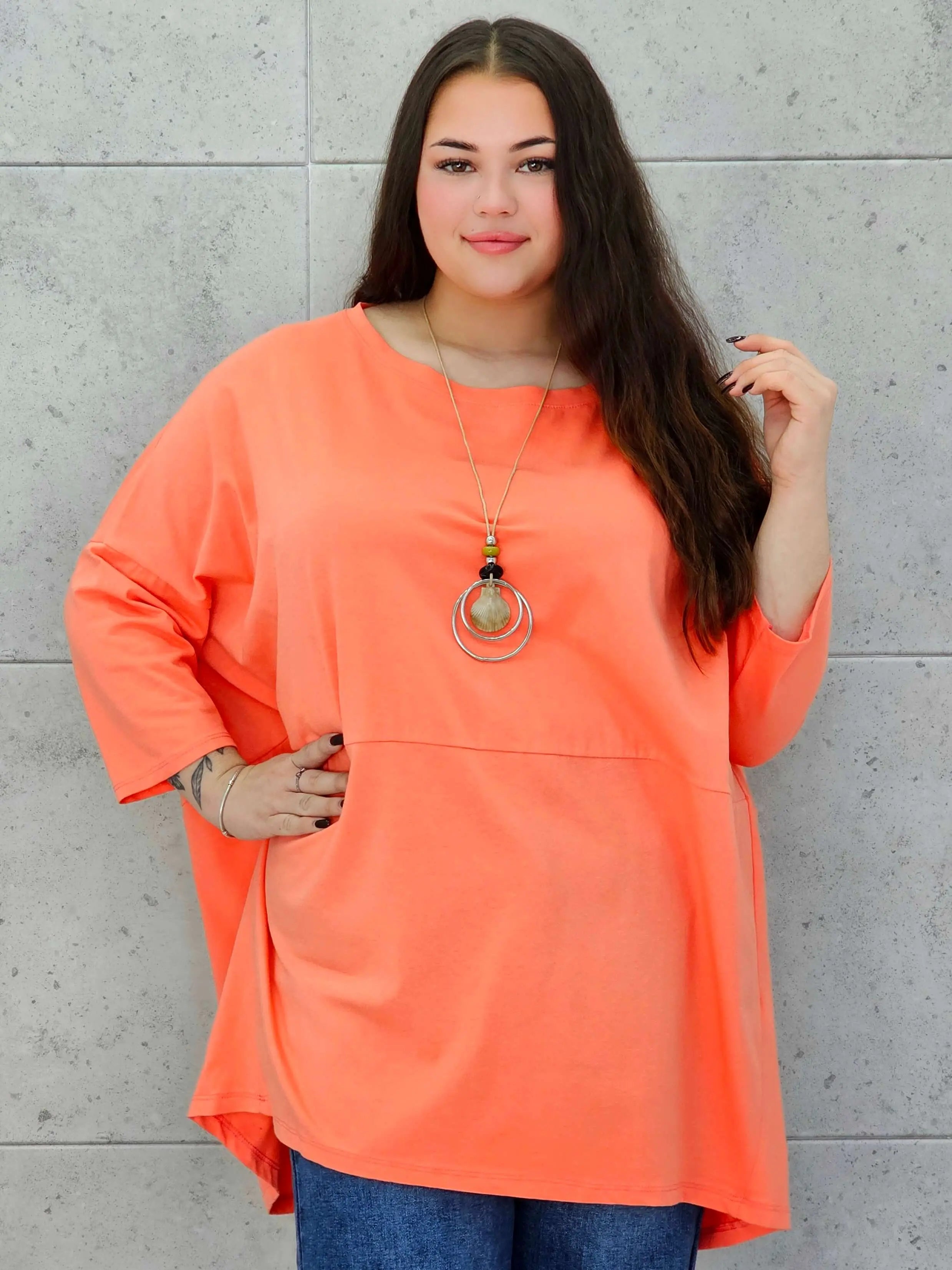 Bluzka plus size StylowaXL – lekka, oversize’owa i pełna koloru - Stylowa XL