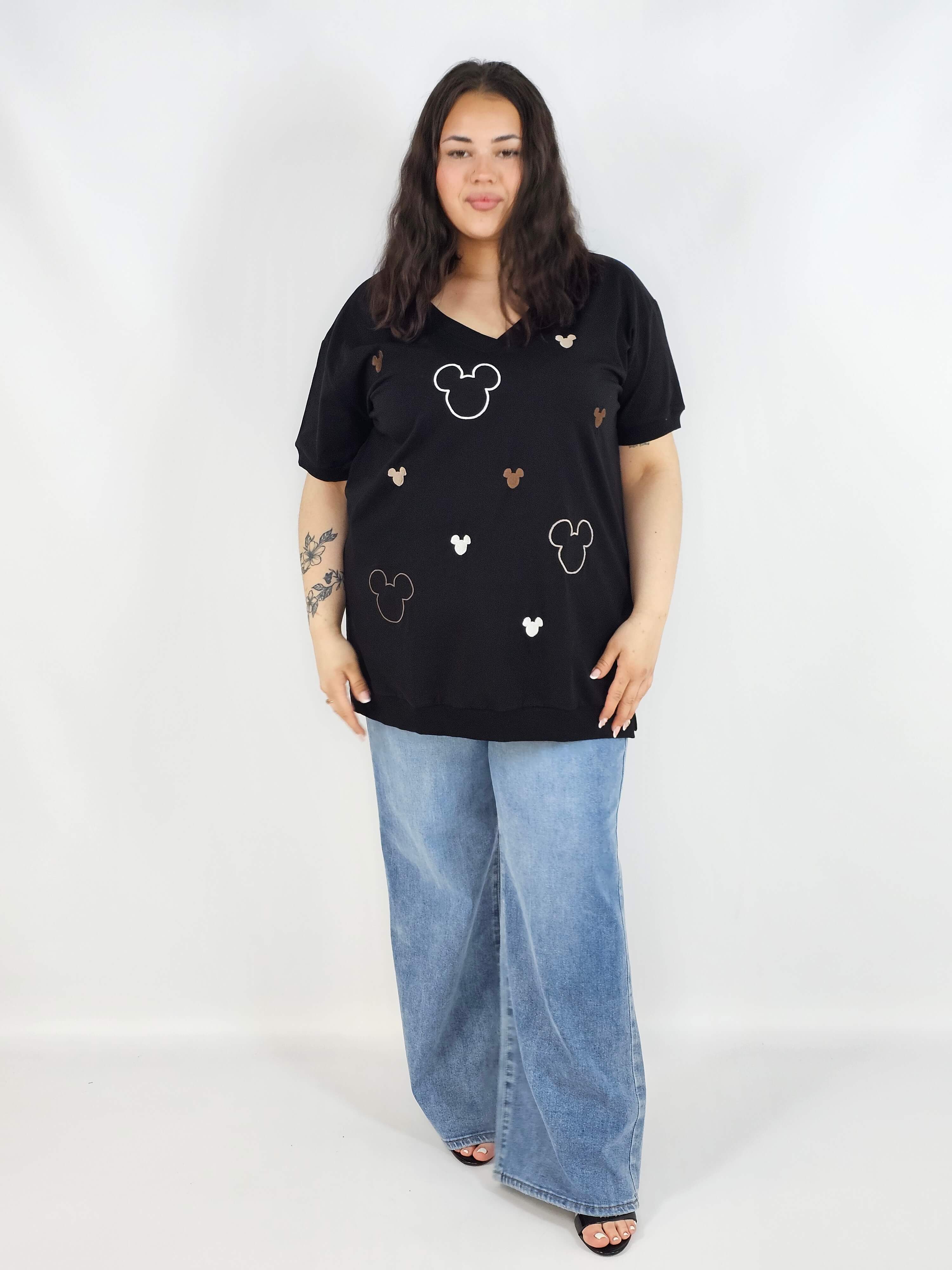 Bluzka plus size XXL z dekoltem V – modna i wygodna Stylowa XL