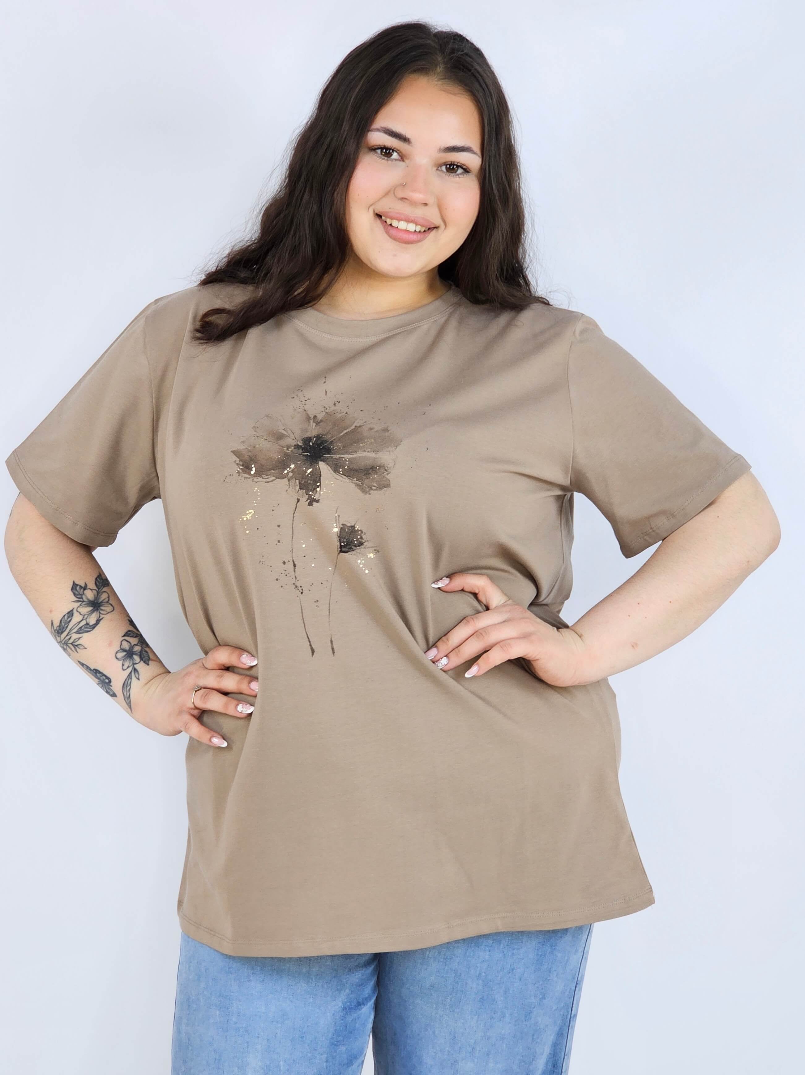 Bluzka plus size XXL z delikatnym kwiatem – stylowa i ponadczasowa Stylowa XL