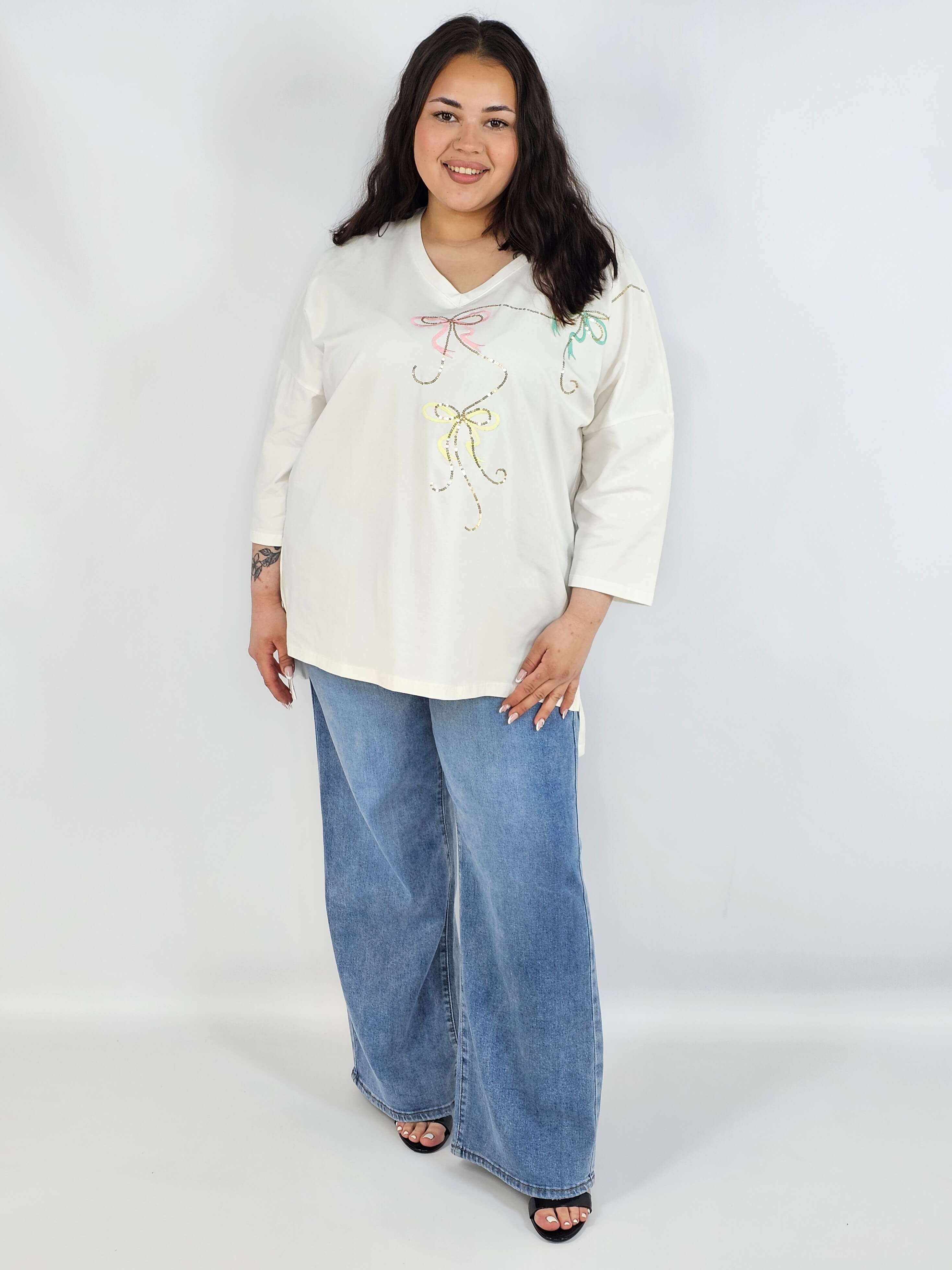 Bluzka plus size XXL z efektownym zdobieniem – lekkość i styl na każdą okazję Stylowa XL