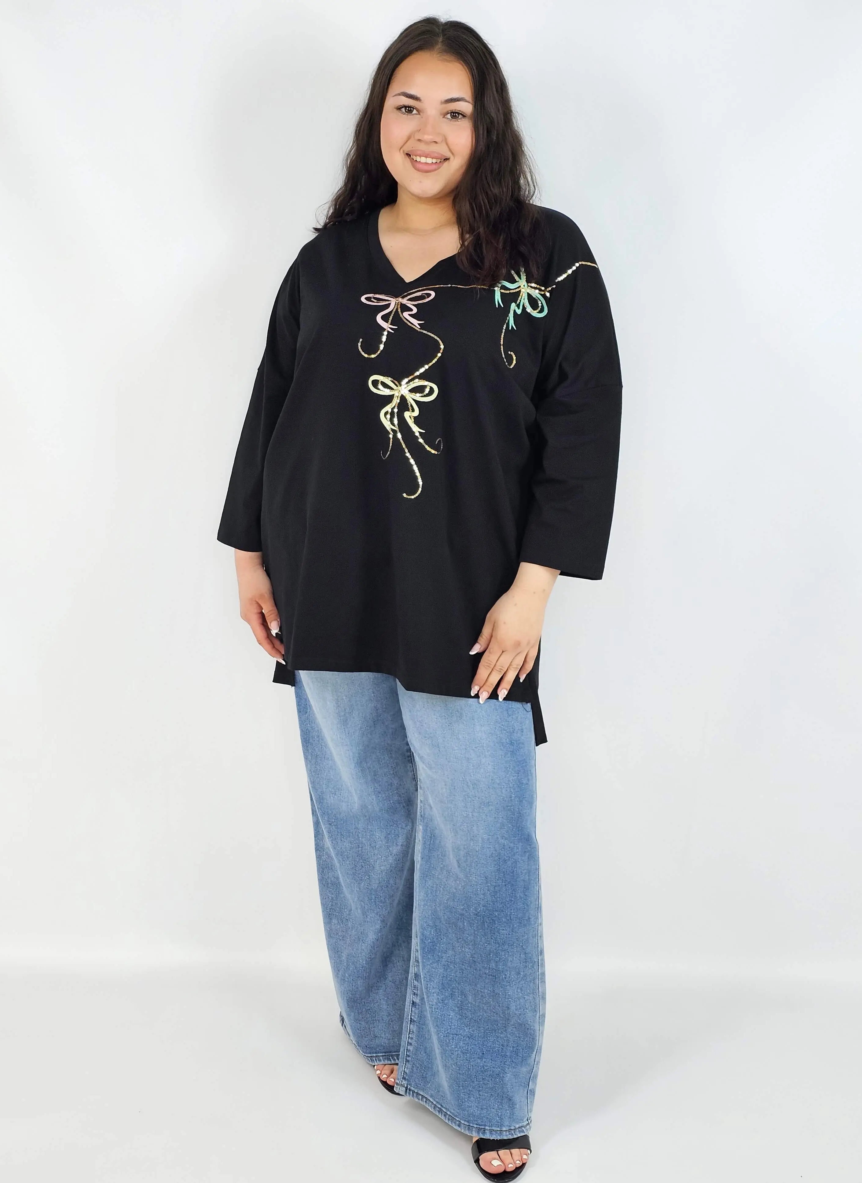 Bluzka plus size XXL z efektownym zdobieniem – lekkość i styl na każdą okazję Stylowa XL