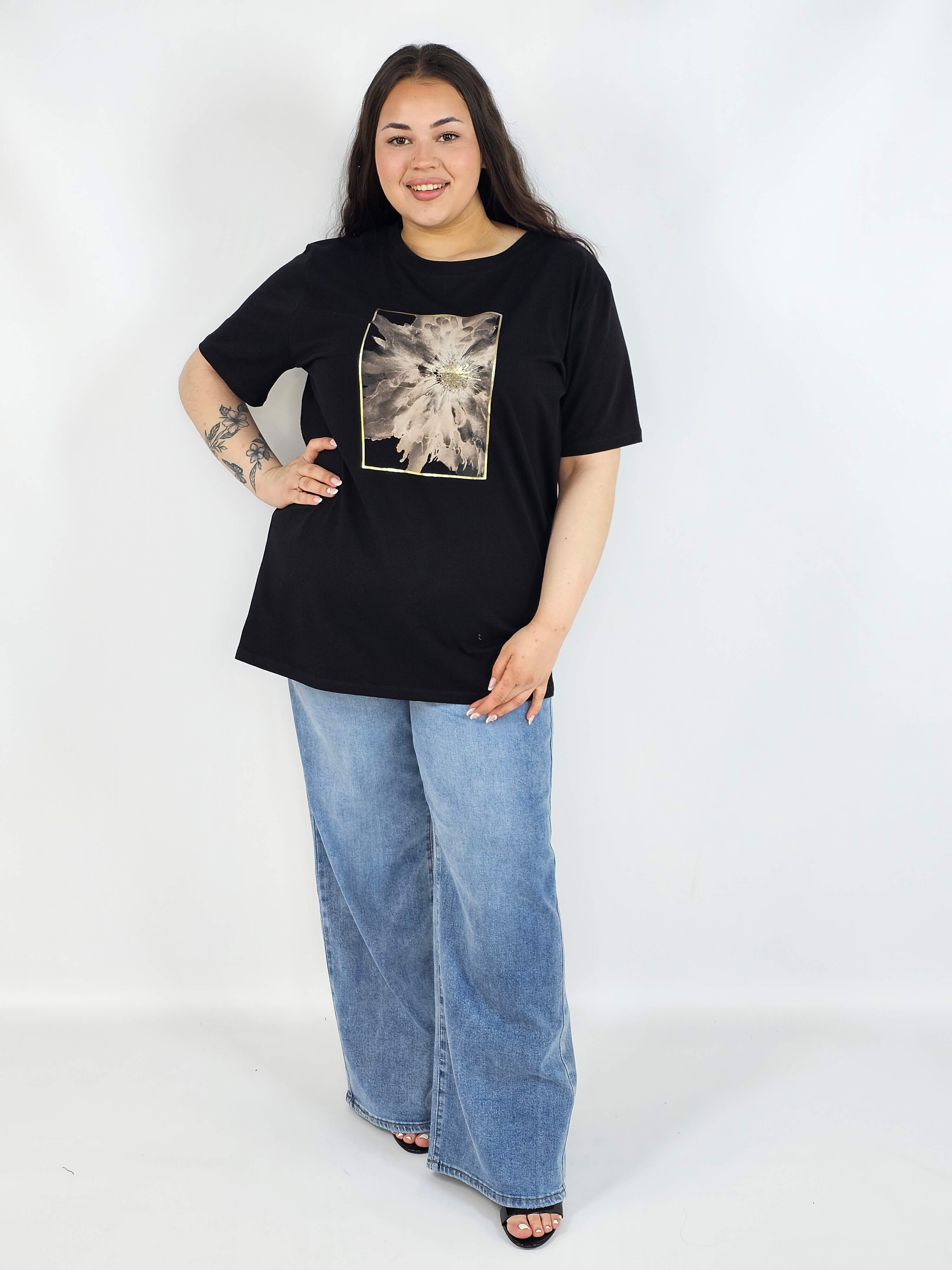 Bluzka plus size XXL z eleganckim nadrukiem – klasyka i styl Stylowa XL