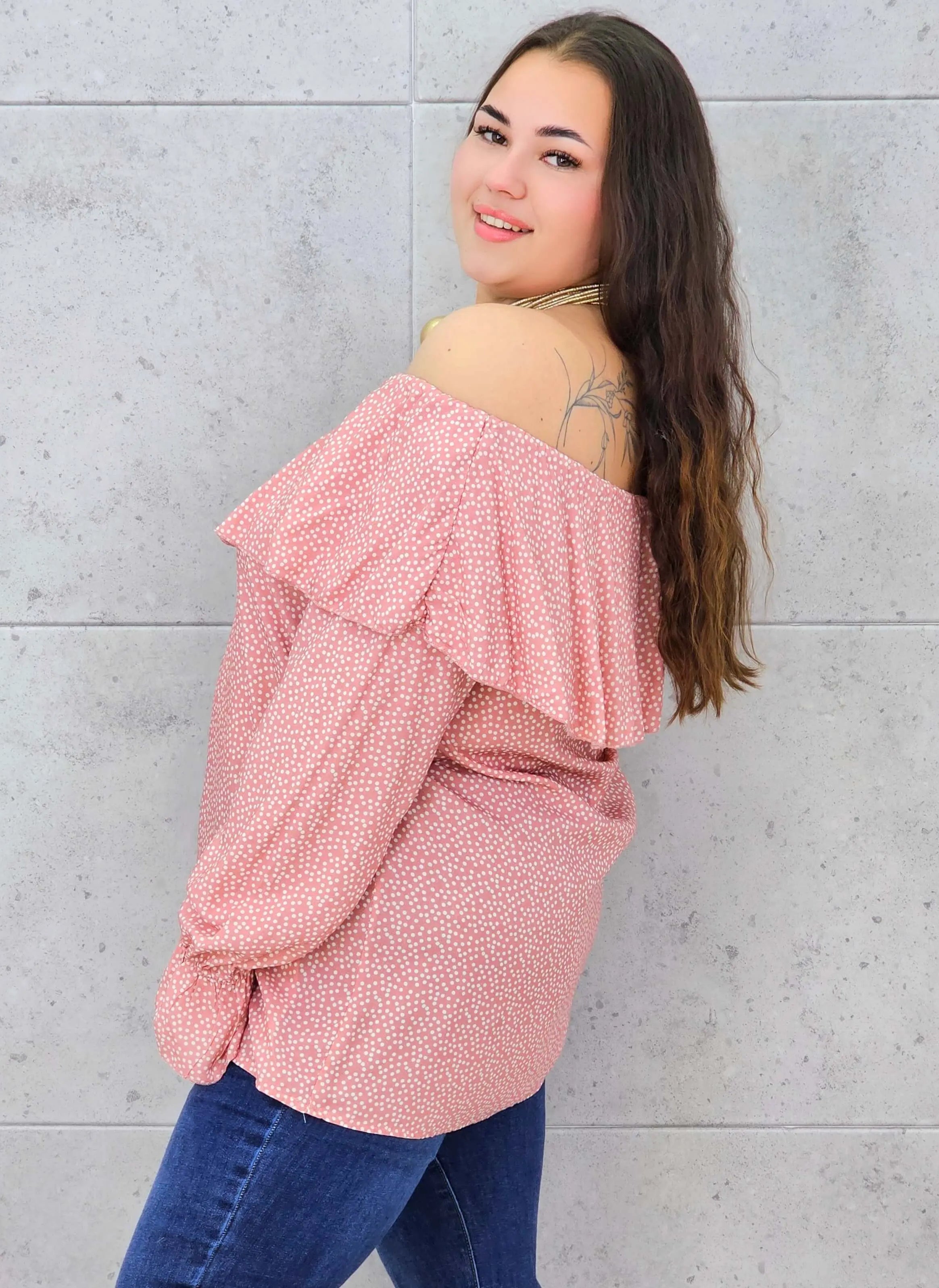 Bluzka plus size – hiszpanka o zwiewnym i kobiecym fasonie XXL Stylowa XL