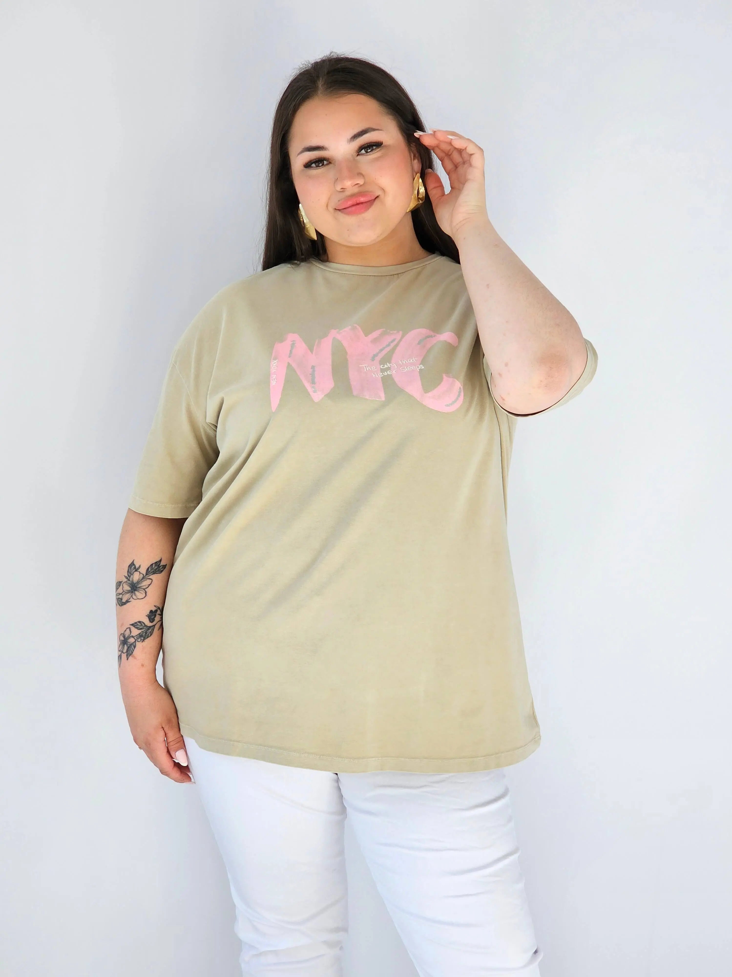 Bluzka plus size – miejski luz i wygoda w stylu casual Stylowa XL