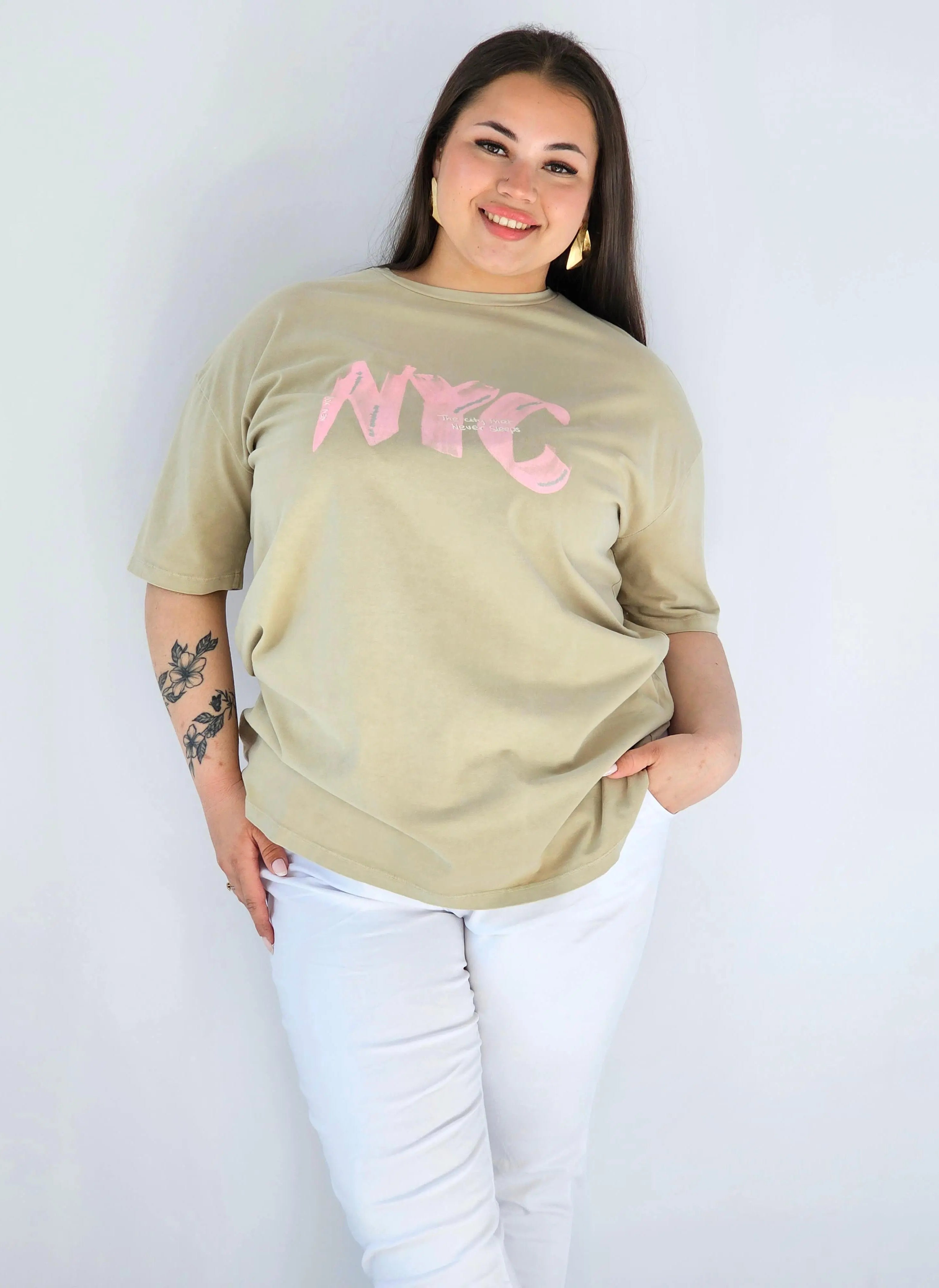 Bluzka plus size – miejski luz i wygoda w stylu casual Stylowa XL