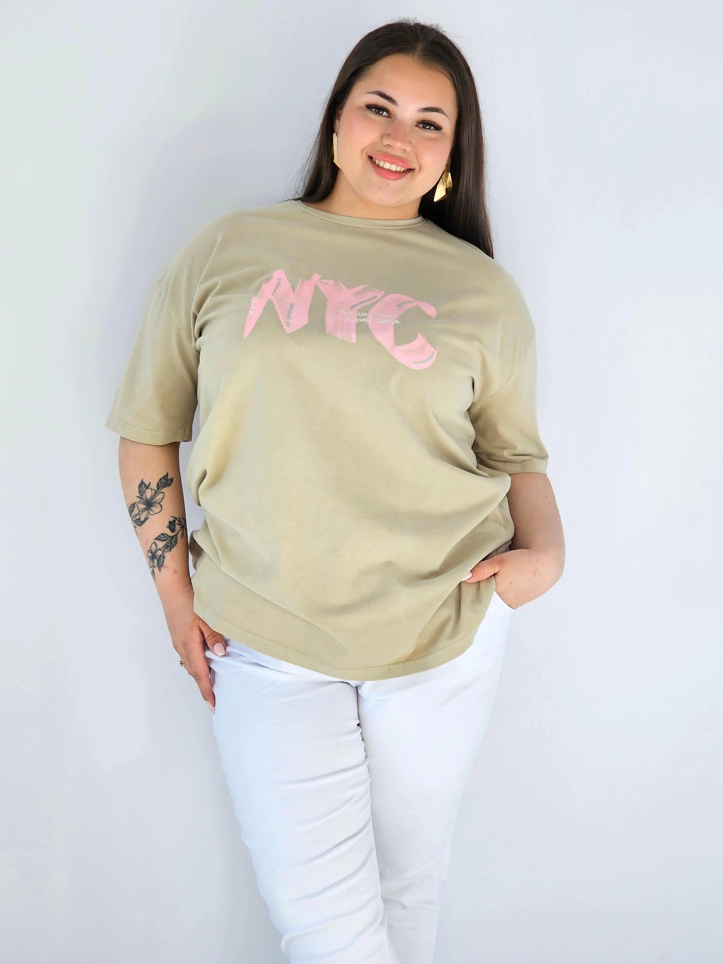 Bluzka plus size – miejski luz i wygoda w stylu casual Stylowa XL