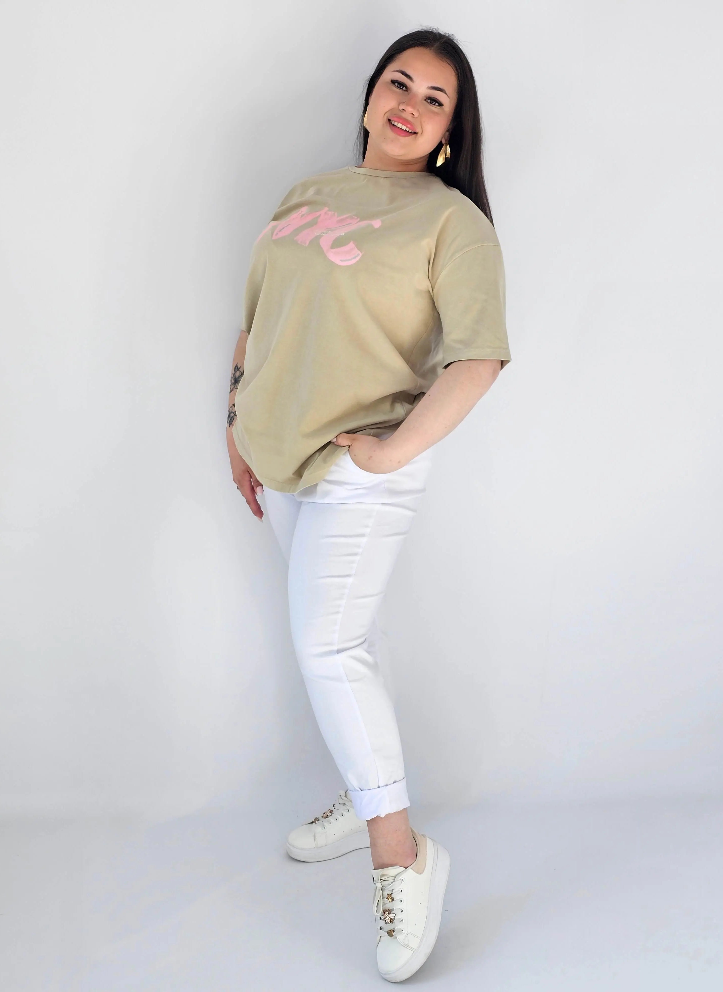 Bluzka plus size – miejski luz i wygoda w stylu casual Stylowa XL