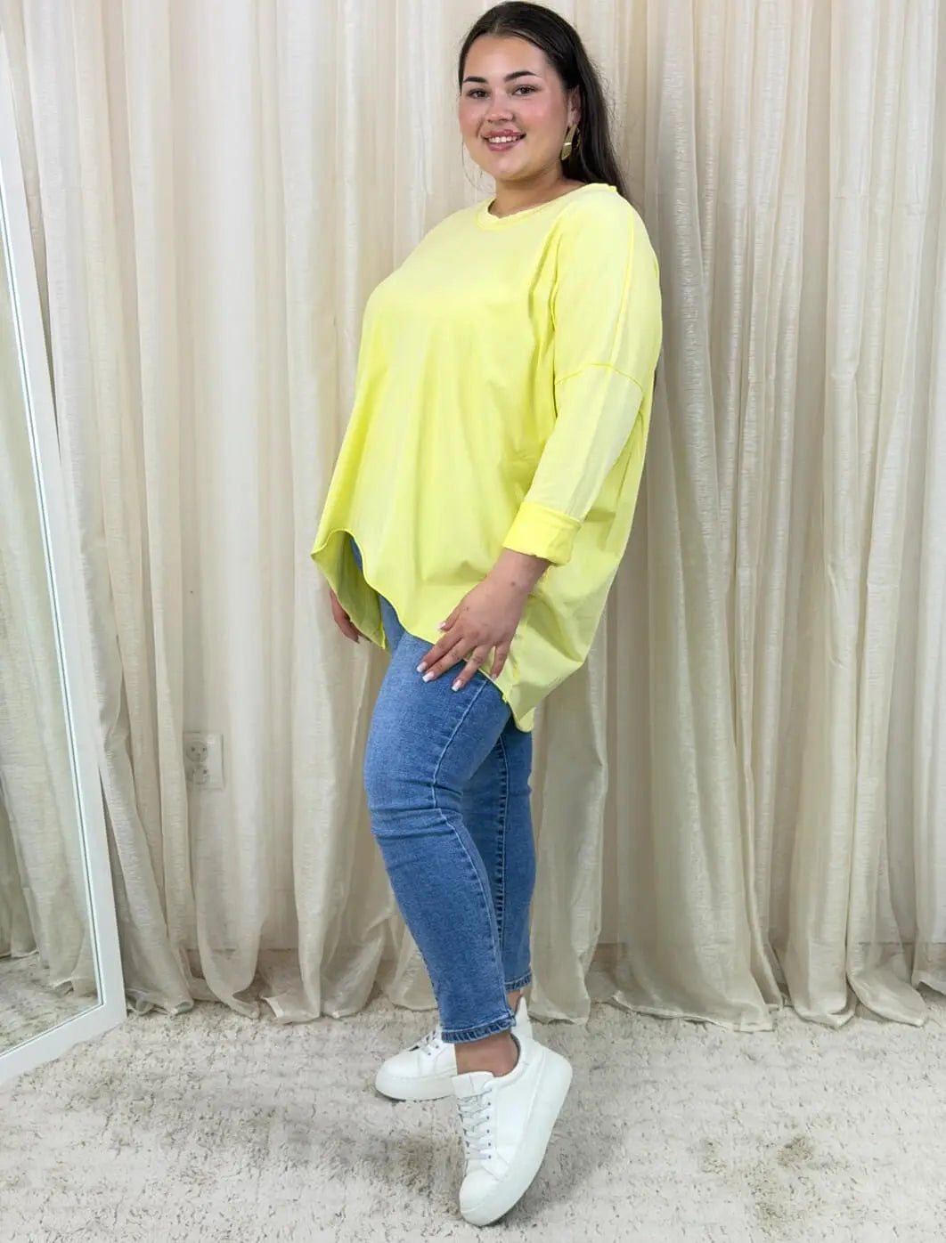 Bluzka plus size asymetryczna basic – wygodna bluzka XXL do codziennych stylizacji Stylowa XL