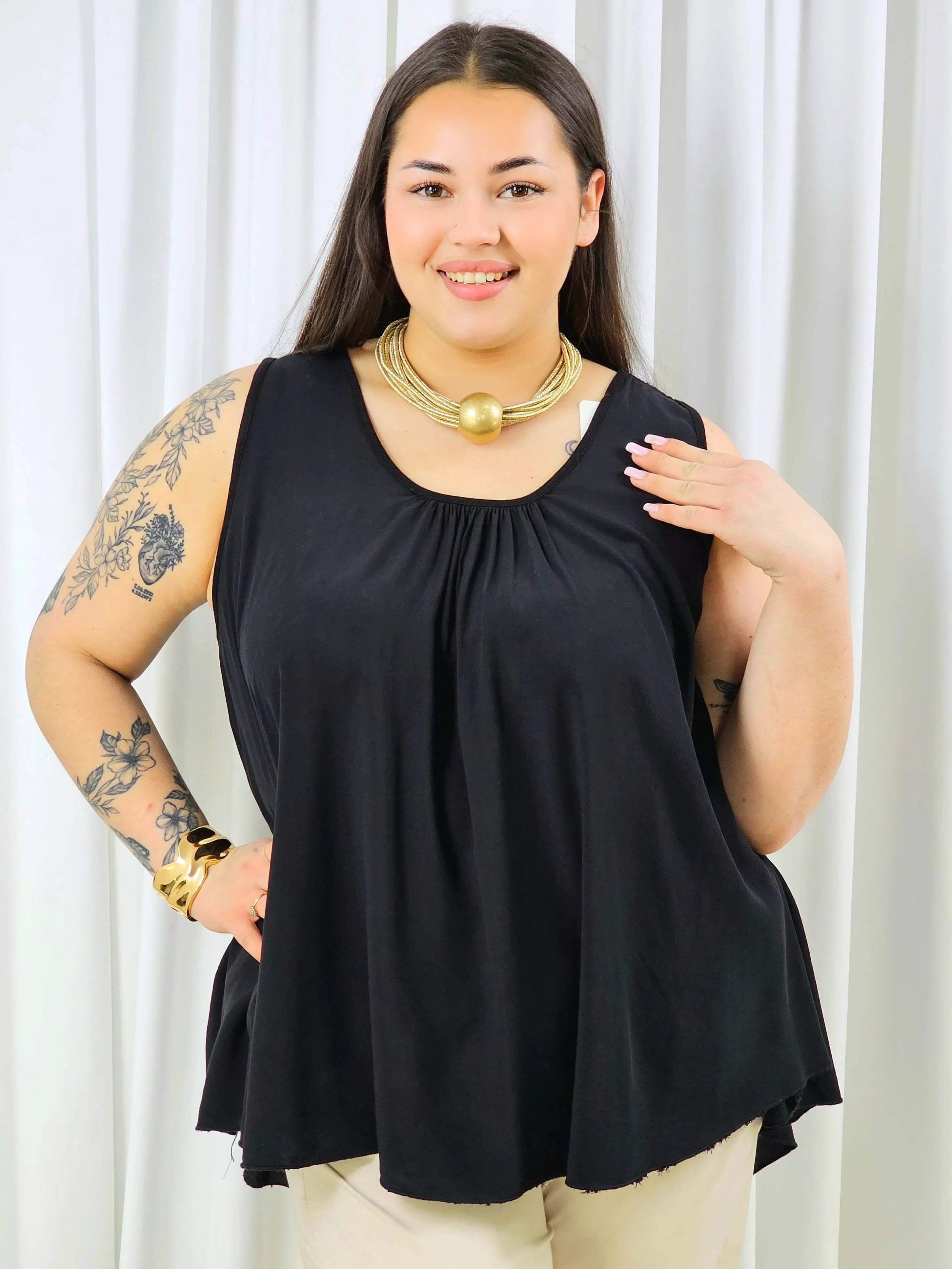 Bluzka plus size bez rękawów z koronką na plecach – lekka tunika XXL Stylowa XL