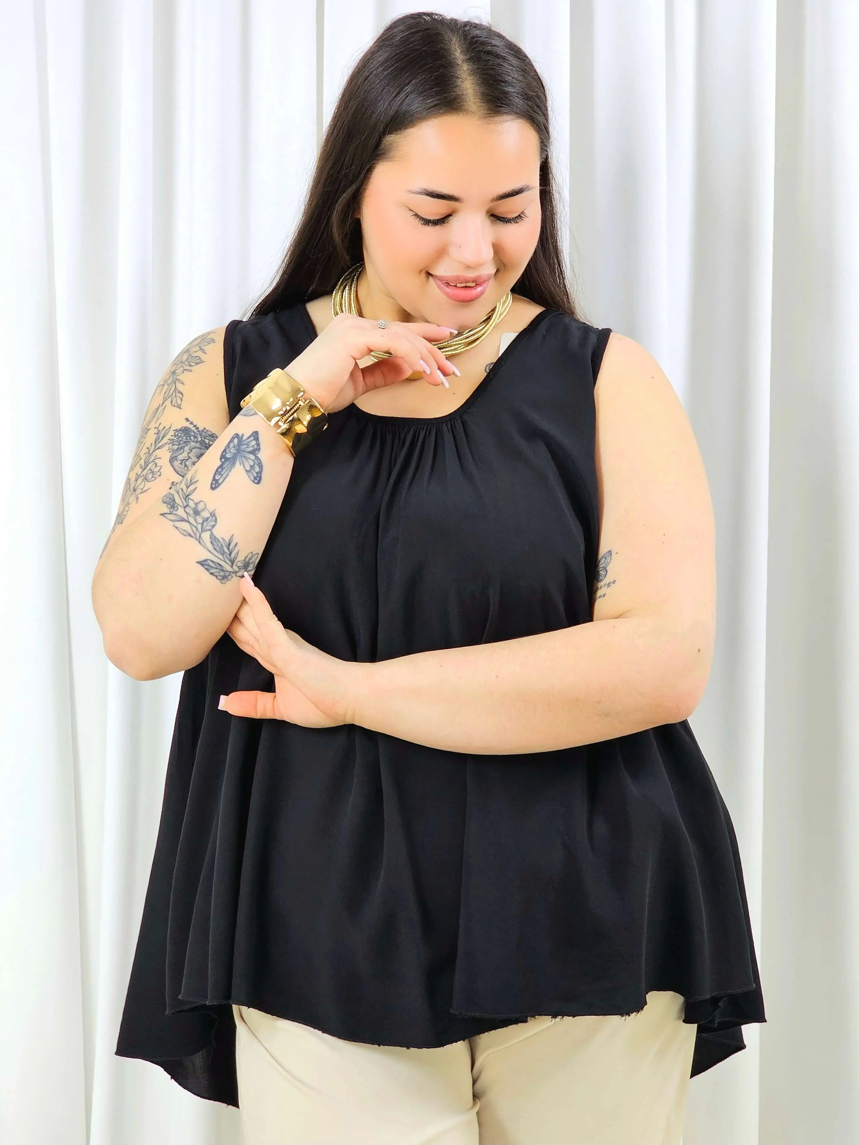 Bluzka plus size bez rękawów z koronką na plecach – lekka tunika XXL Stylowa XL