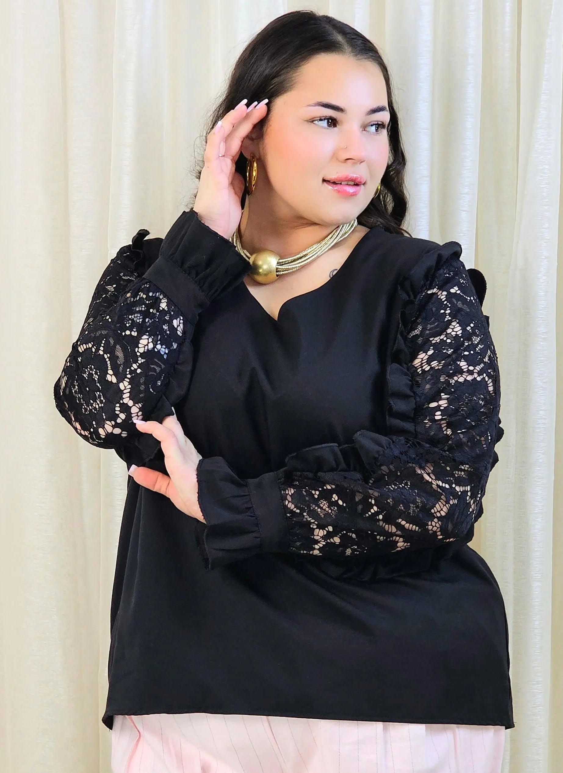 Bluzka plus size elegancka z koronką – idealna do stylizacji dziennych i wieczorowych Stylowa XL