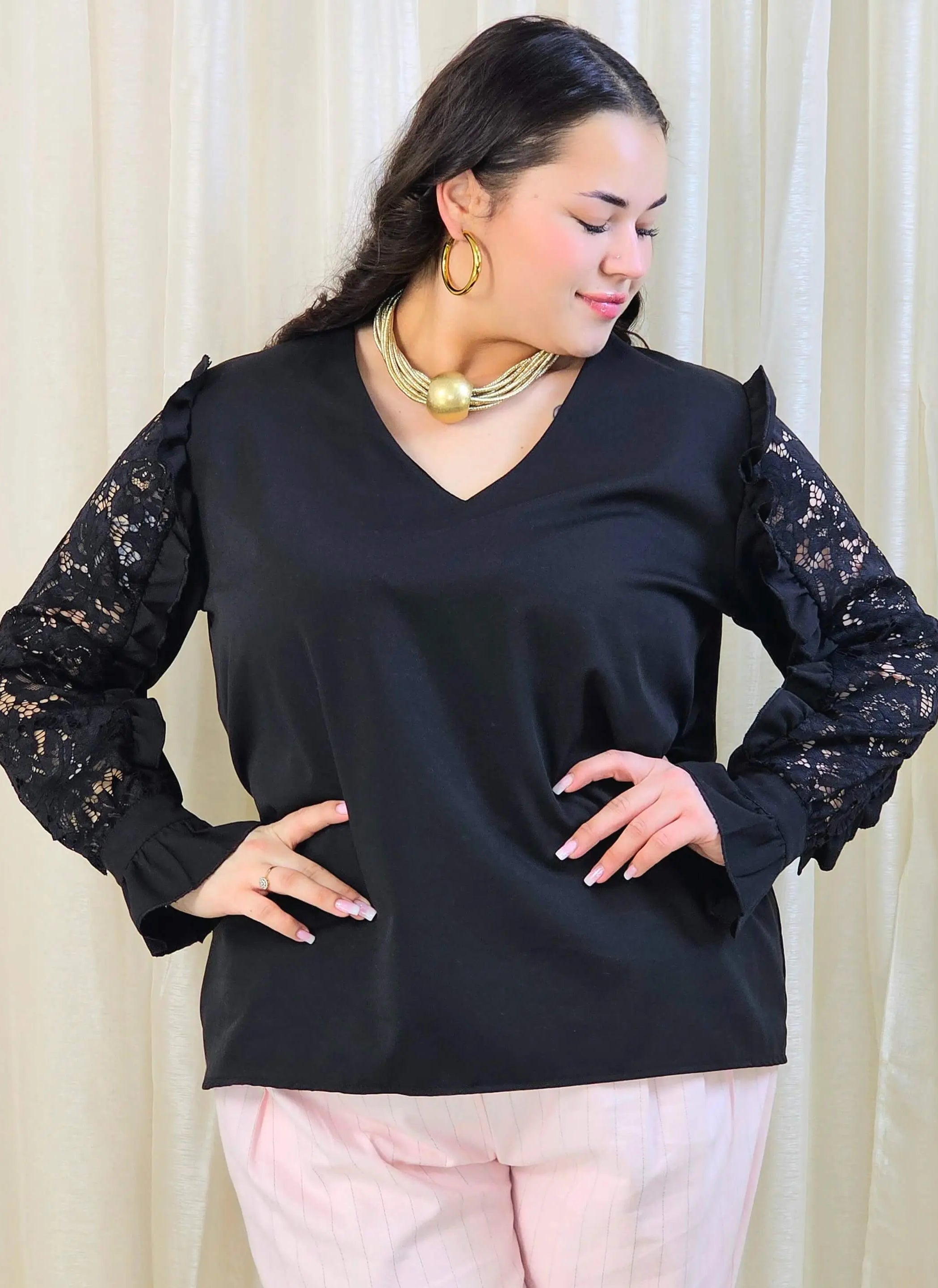 Bluzka plus size elegancka z koronką – idealna do stylizacji dziennych i wieczorowych Stylowa XL