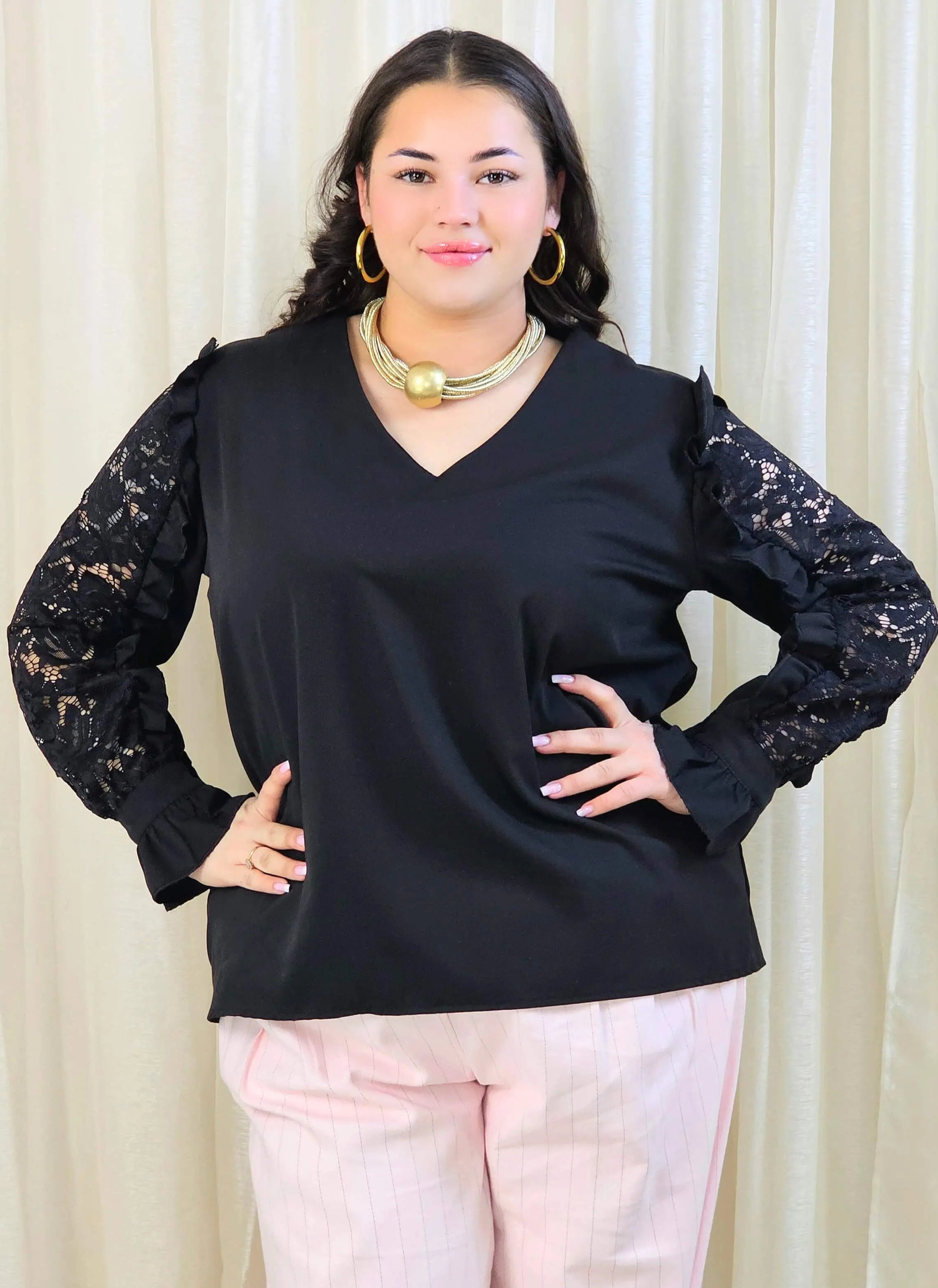 Bluzka plus size elegancka z koronką – idealna do stylizacji dziennych i wieczorowych Stylowa XL
