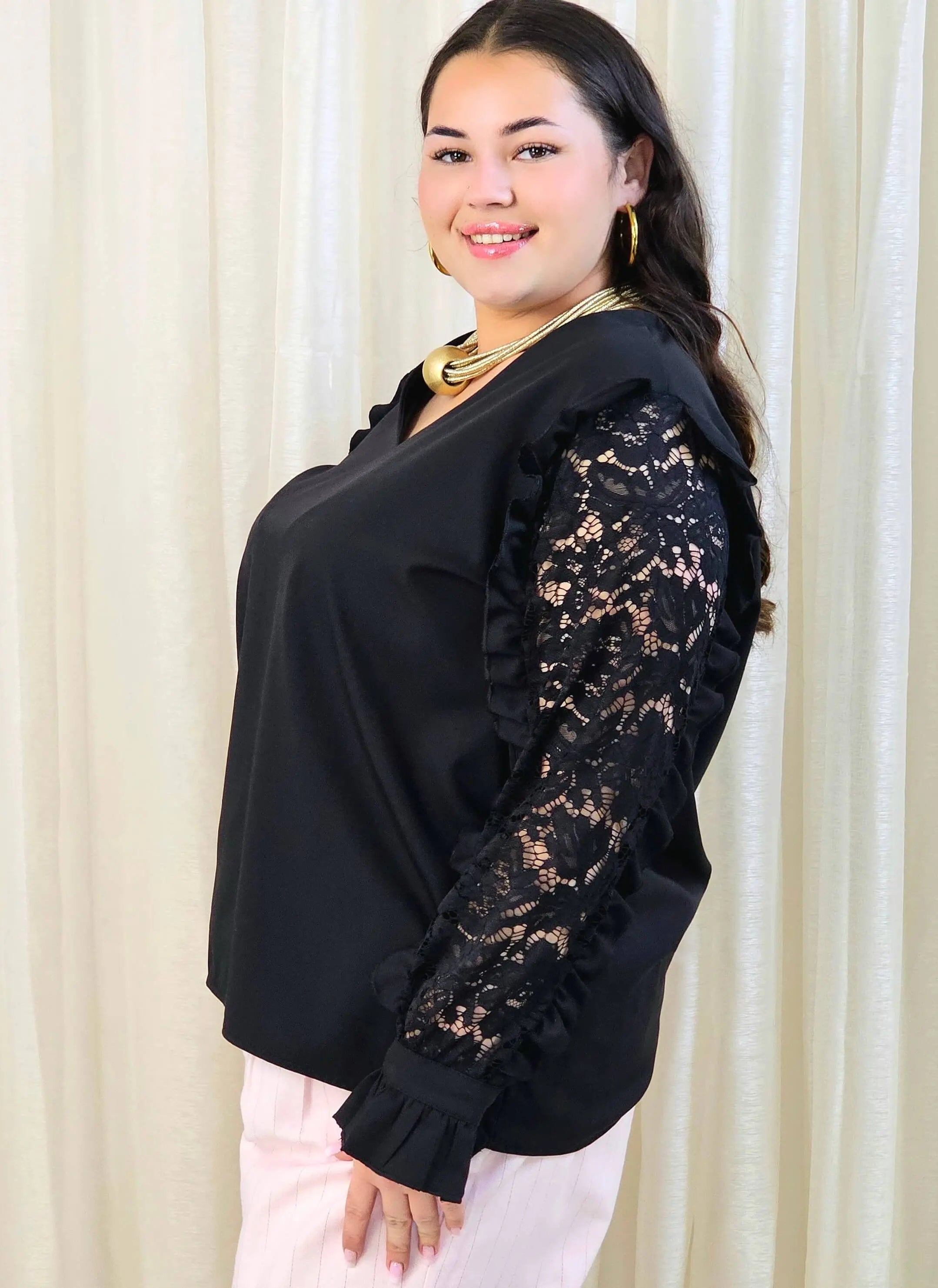 Bluzka plus size elegancka z koronką – idealna do stylizacji dziennych i wieczorowych Stylowa XL