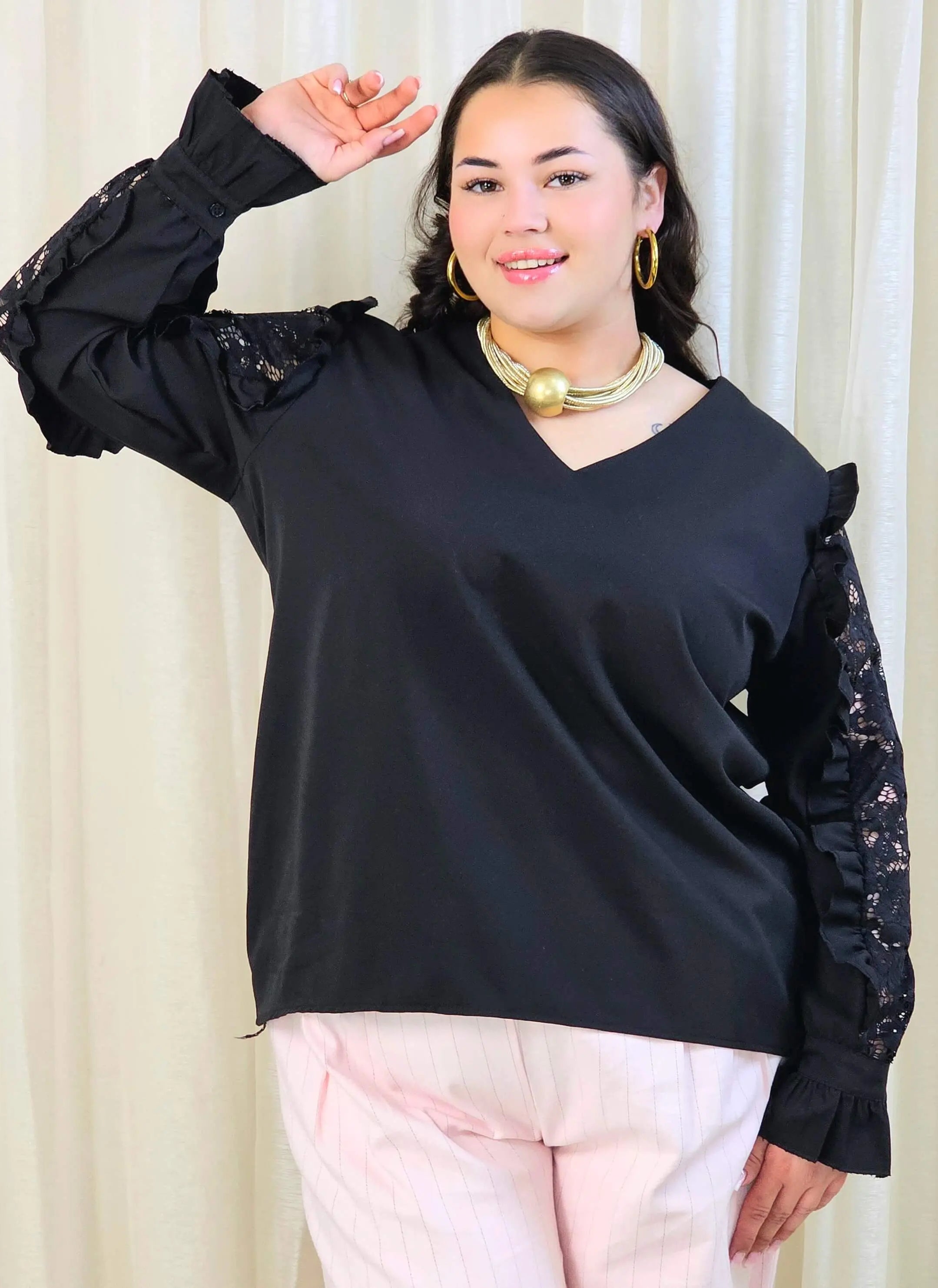 Bluzka plus size elegancka z koronką – idealna do stylizacji dziennych i wieczorowych Stylowa XL