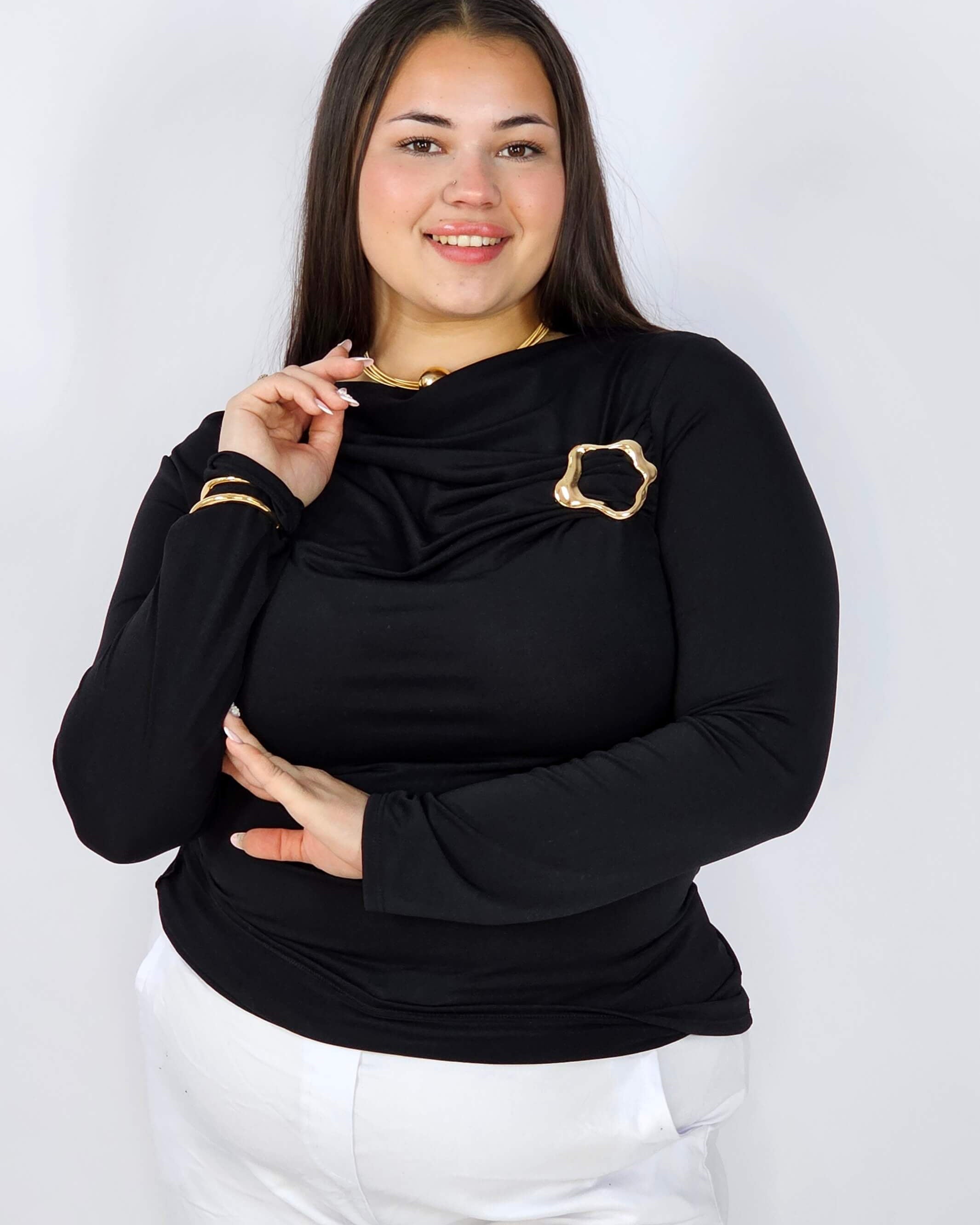 Bluzka plus size elegancka z ozdobną klamrą – dopasowana i stylowa Stylowa XL