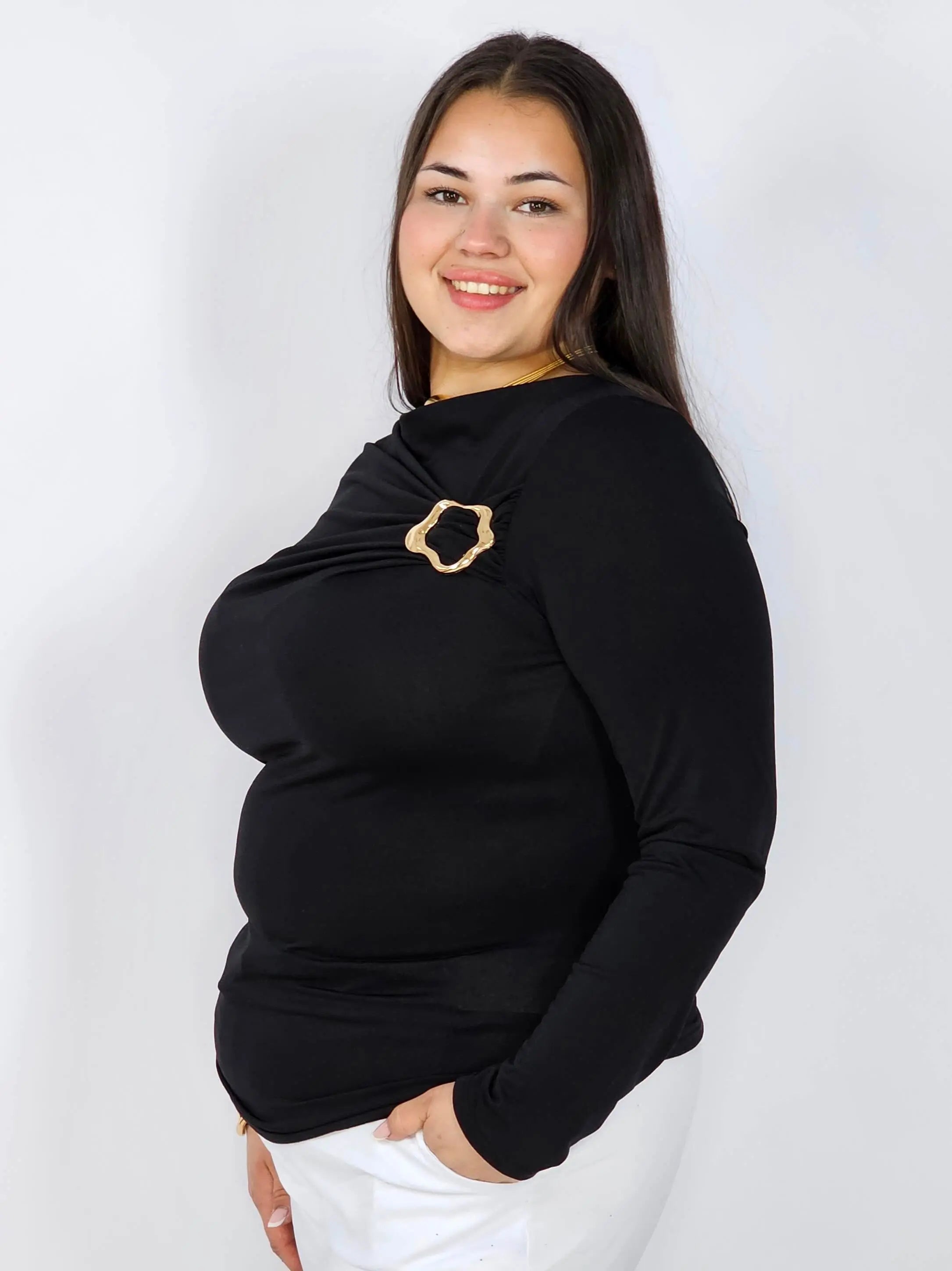 Bluzka plus size elegancka z ozdobną klamrą – dopasowana i stylowa Stylowa XL