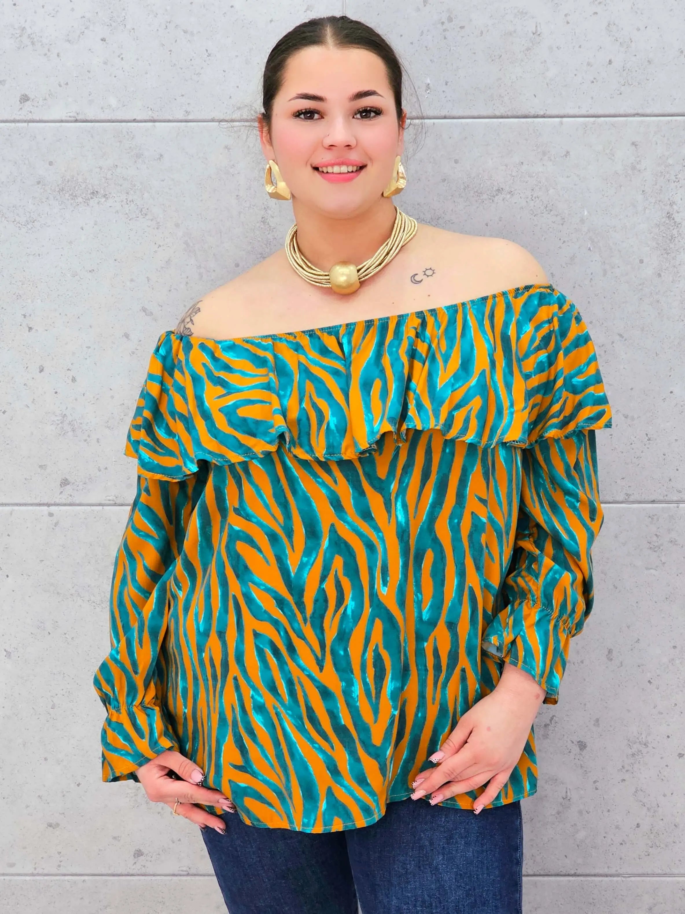 Bluzka plus size hiszpanka w kolorowy print – modna propozycja dla kobiet XXL Stylowa XL