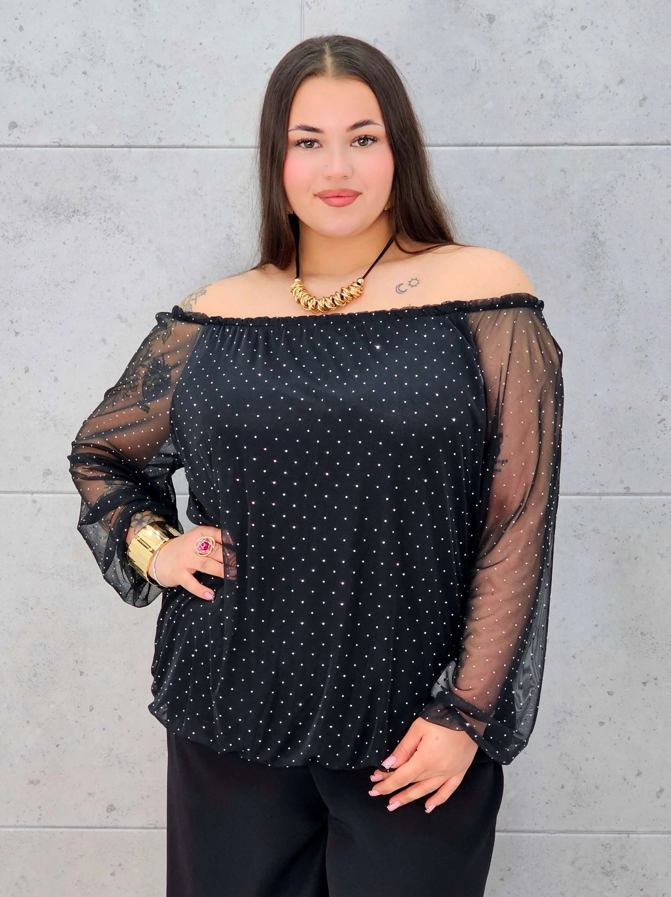 Bluzka plus size hiszpanka z tiulu w kropeczki – kobiecy urok i lekkość Stylowa XL Stylowa XL