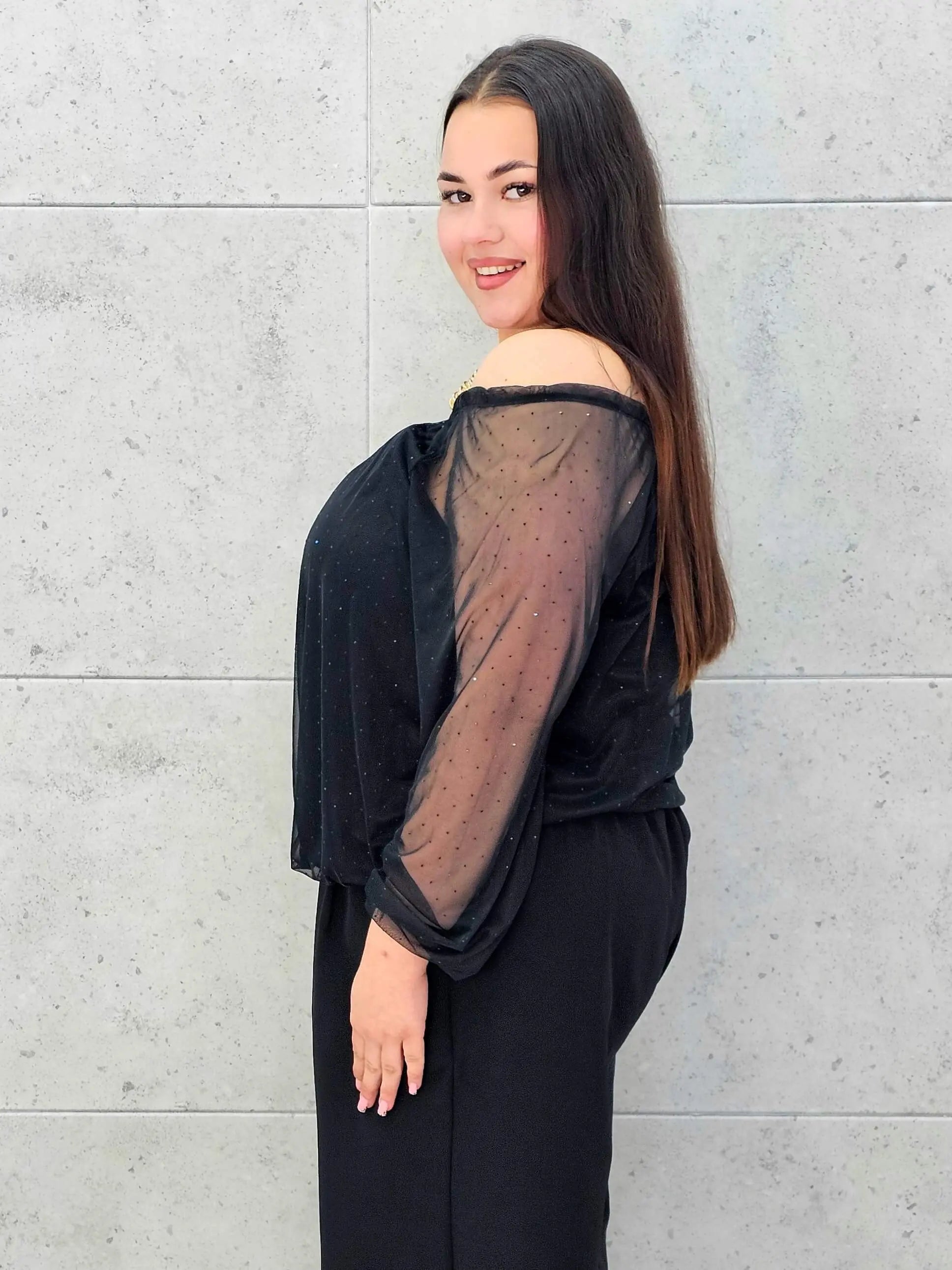 Bluzka plus size hiszpanka z tiulu w kropeczki – kobiecy urok i lekkość Stylowa XL Stylowa XL