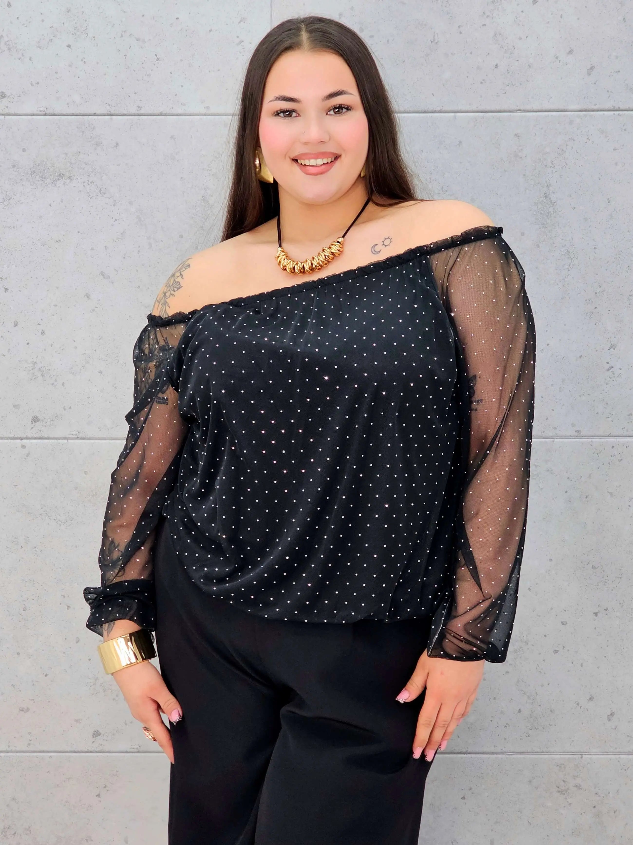 Bluzka plus size hiszpanka z tiulu w kropeczki – kobiecy urok i lekkość Stylowa XL Stylowa XL