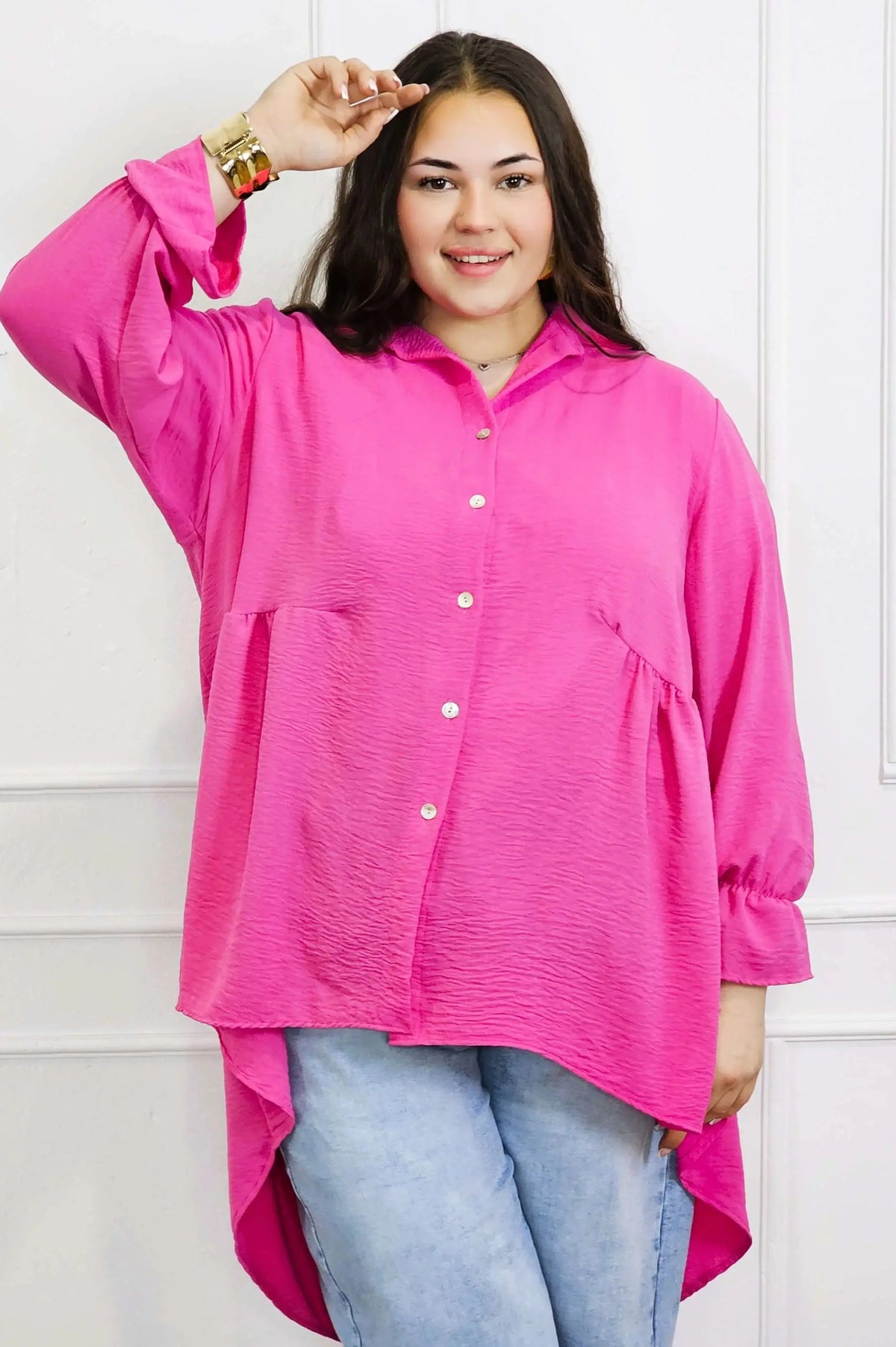 Bluzka plus size koszulowa z dłuższym tyłem – lekka, oversize, na guziki XXL Stylowa XL