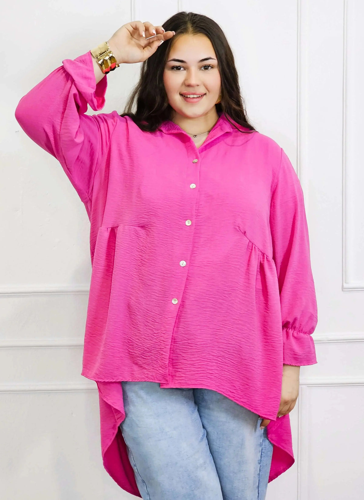 Bluzka plus size koszulowa z dłuższym tyłem – lekka, oversize, na guziki XXL Stylowa XL
