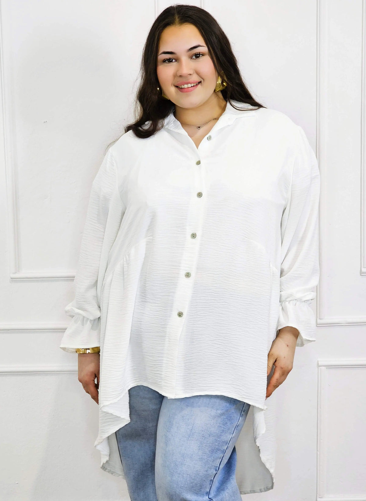 Bluzka plus size koszulowa z dłuższym tyłem – lekka, oversize, na guziki XXL Stylowa XL