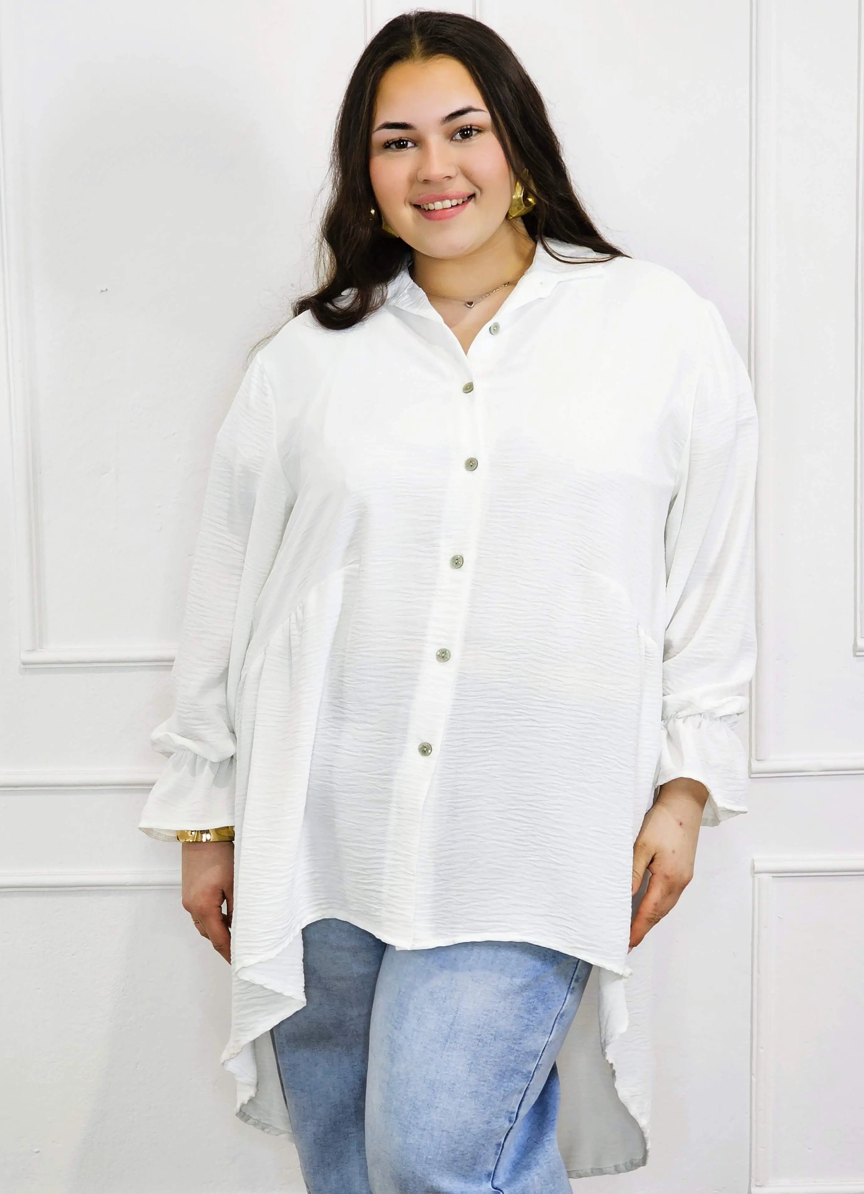 Bluzka plus size koszulowa z dłuższym tyłem – lekka, oversize, na guziki XXL Stylowa XL