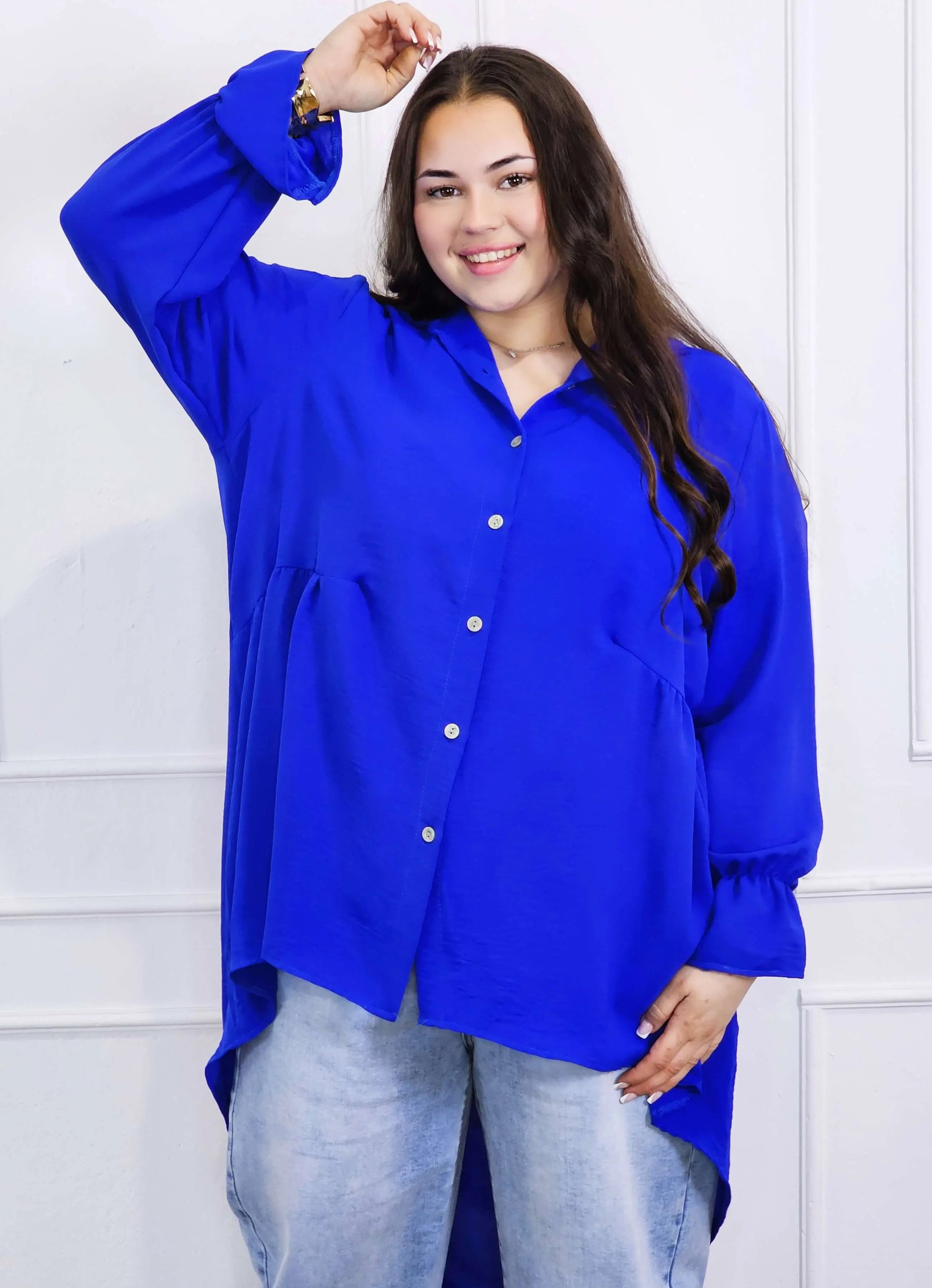 Bluzka plus size koszulowa z dłuższym tyłem – lekka, oversize, na guziki XXL Stylowa XL